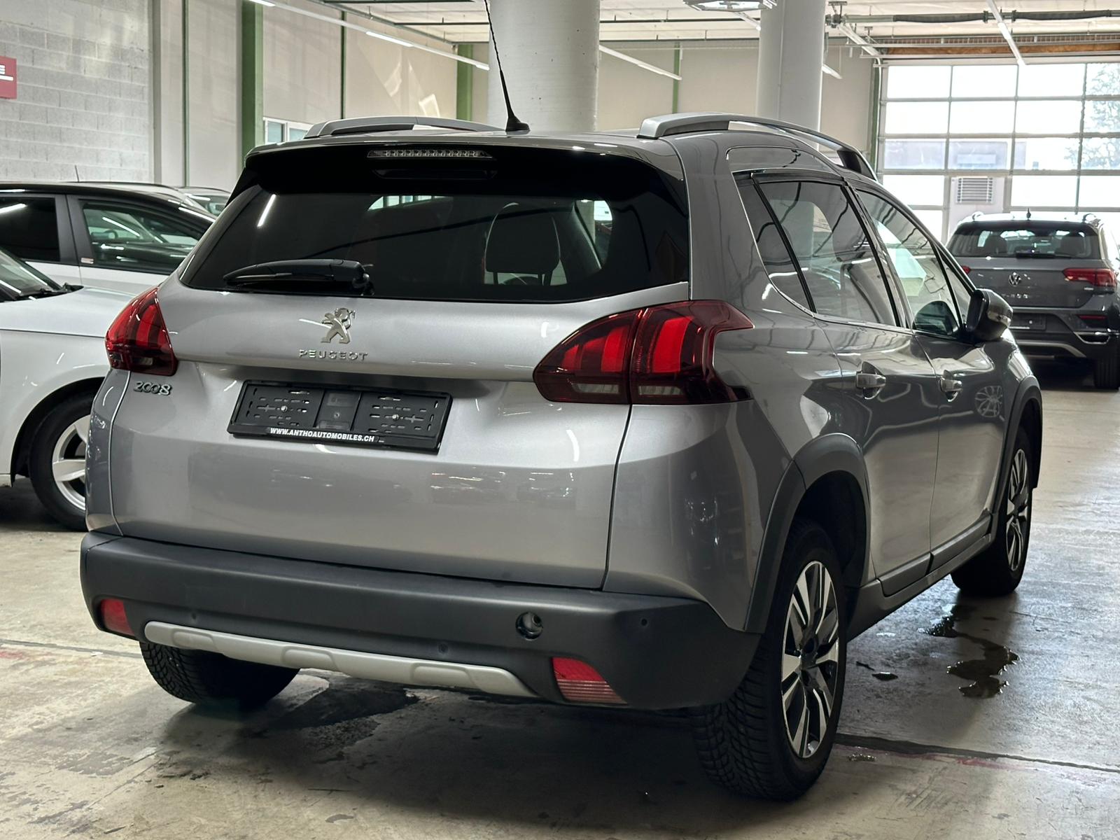 PEUGEOT 2008 1.6 BlueHDi Allure-image-3