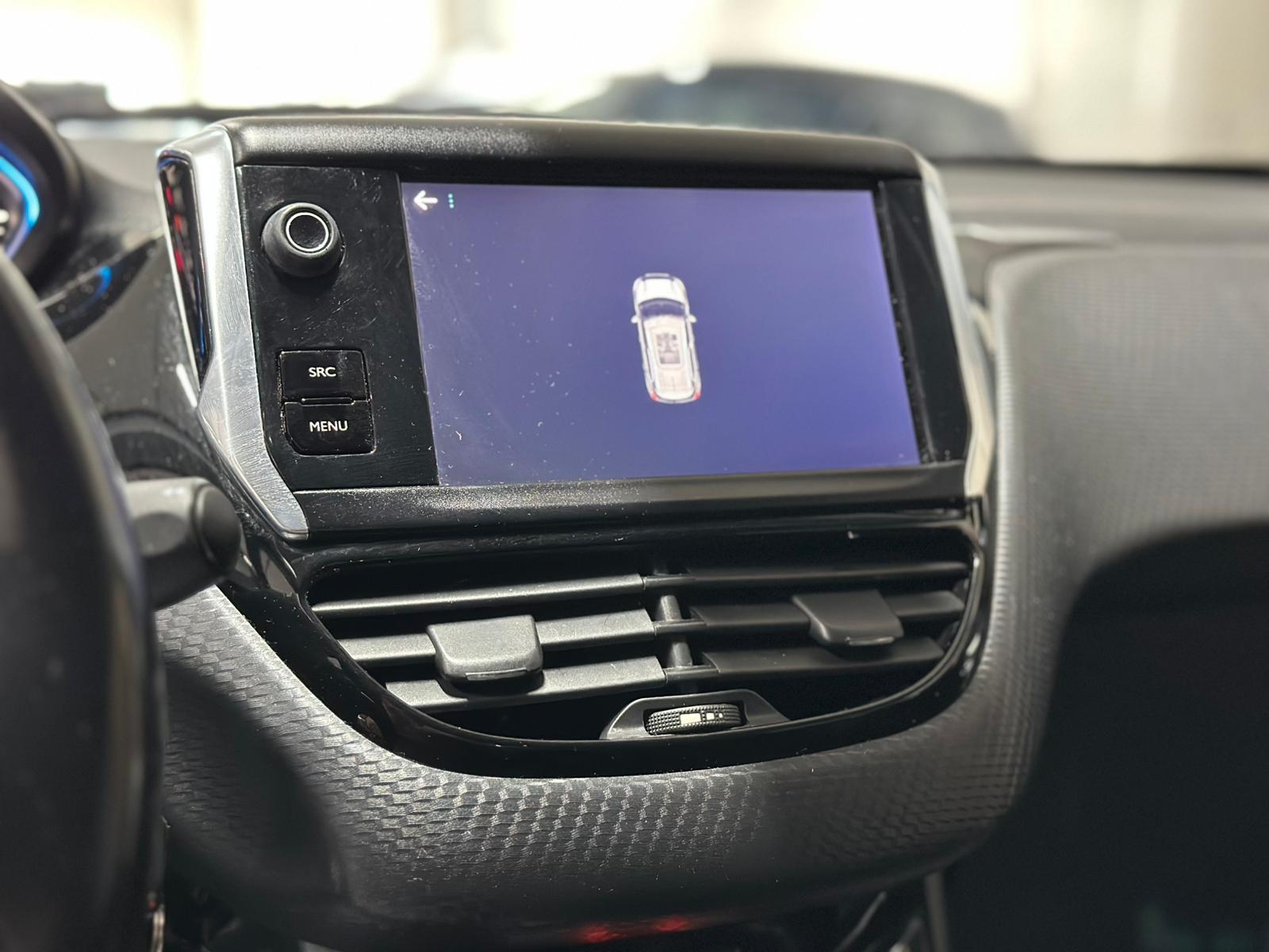 PEUGEOT 2008 1.6 BlueHDi Allure-image-11