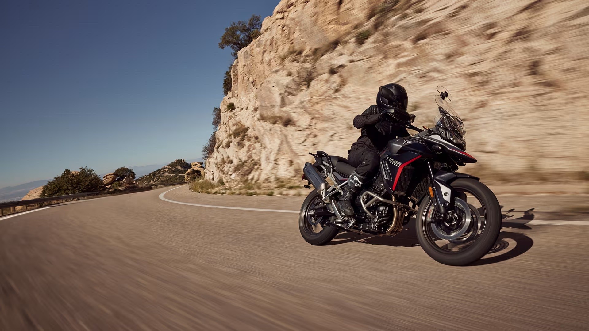 TRIUMPH Tiger 900 GT Pro-showroom-element-3