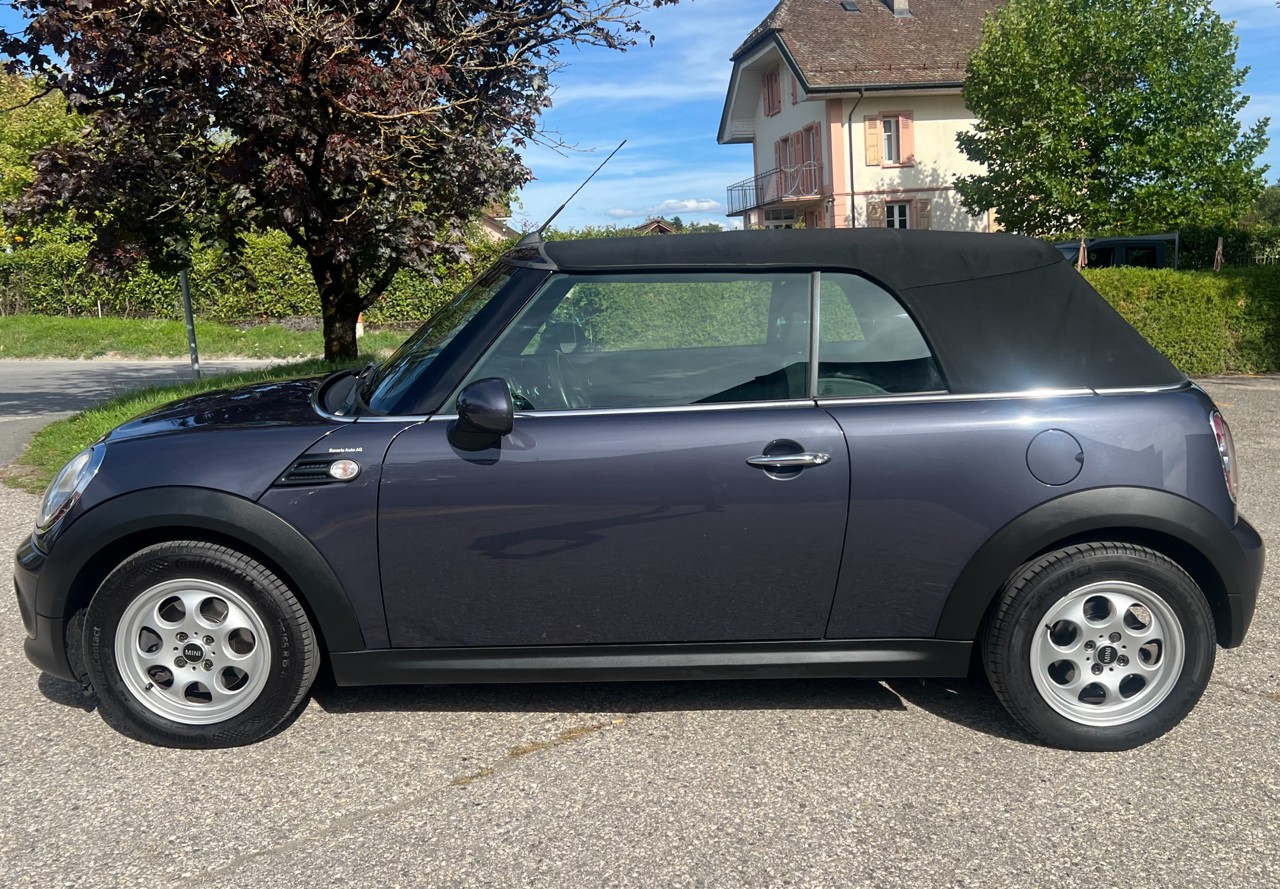 MINI Cooper Cabriolet-image-7