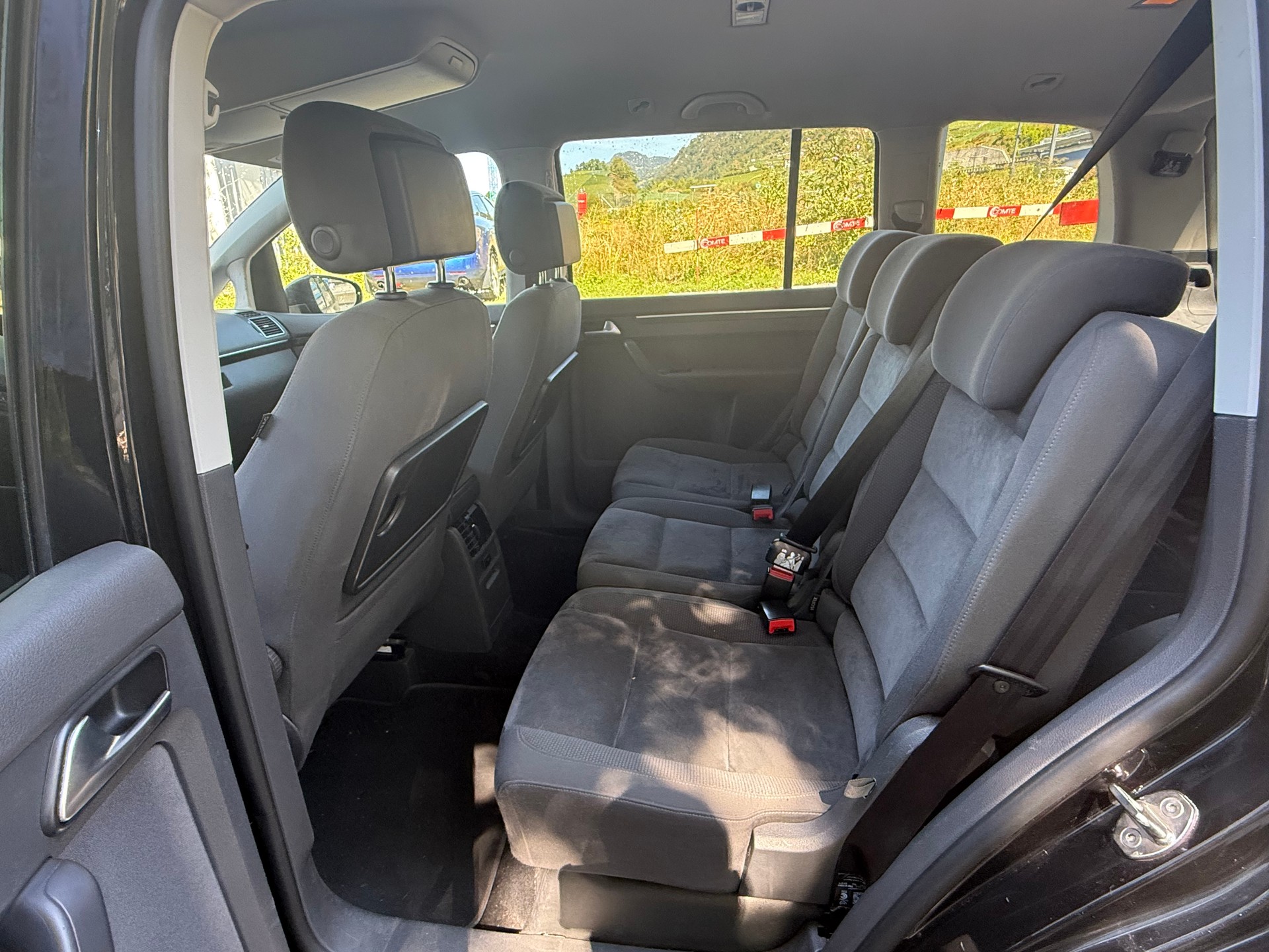 VW Touran 1.4 TSI Highline DSG-image-5