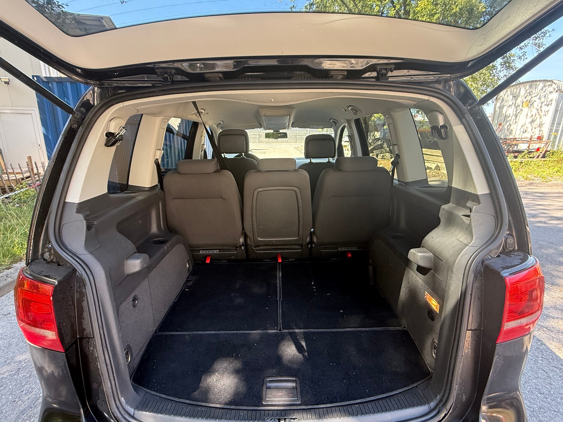 VW Touran 1.4 TSI Highline DSG-image-7
