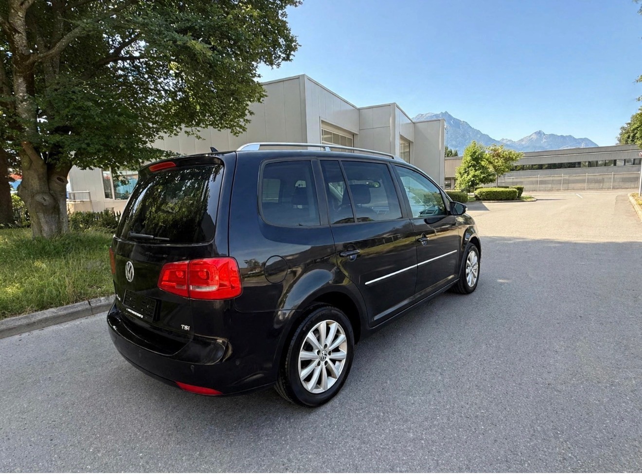 VW Touran 1.4 TSI Highline DSG-showroom-element-2