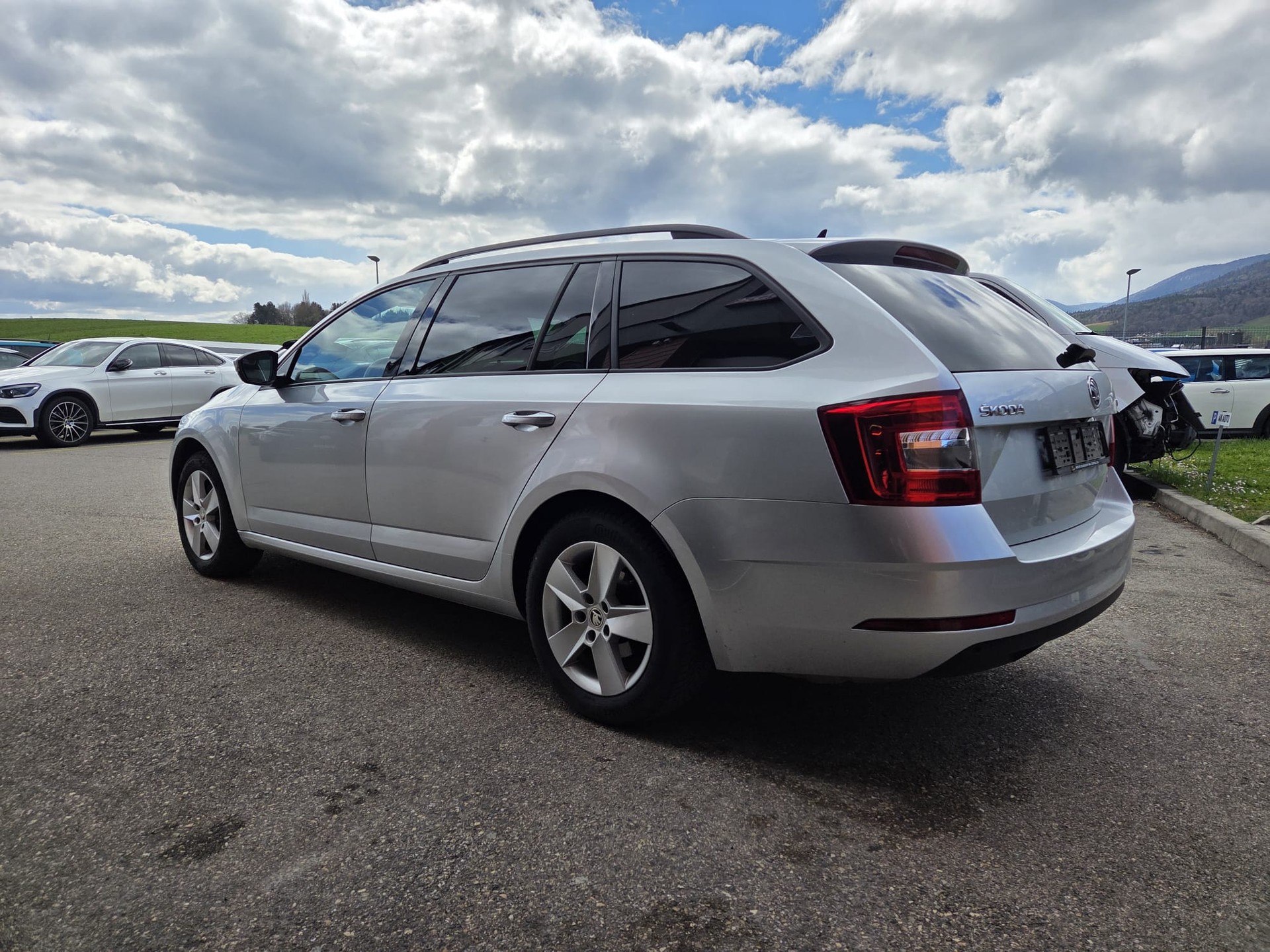 SKODA Octavia Combi 2.0 TDI Style 4x4 DSG-image-3