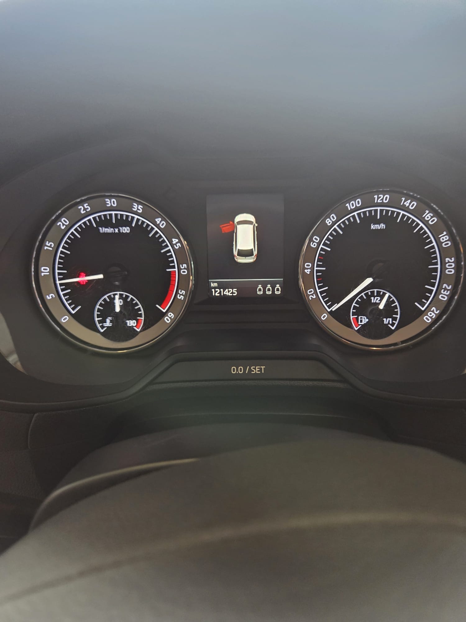 SKODA Octavia Combi 2.0 TDI Style 4x4 DSG-image-9
