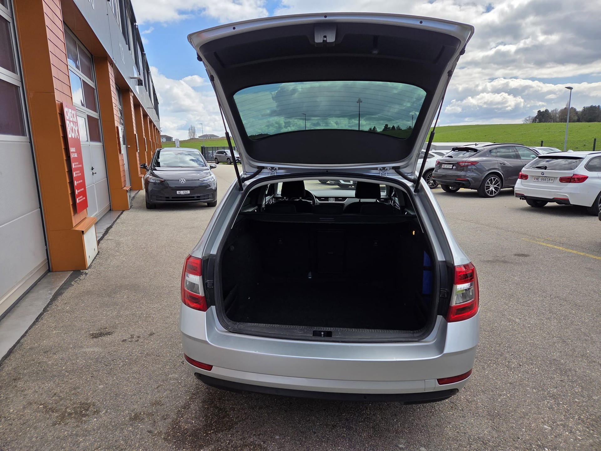 SKODA Octavia Combi 2.0 TDI Style 4x4 DSG-image-7