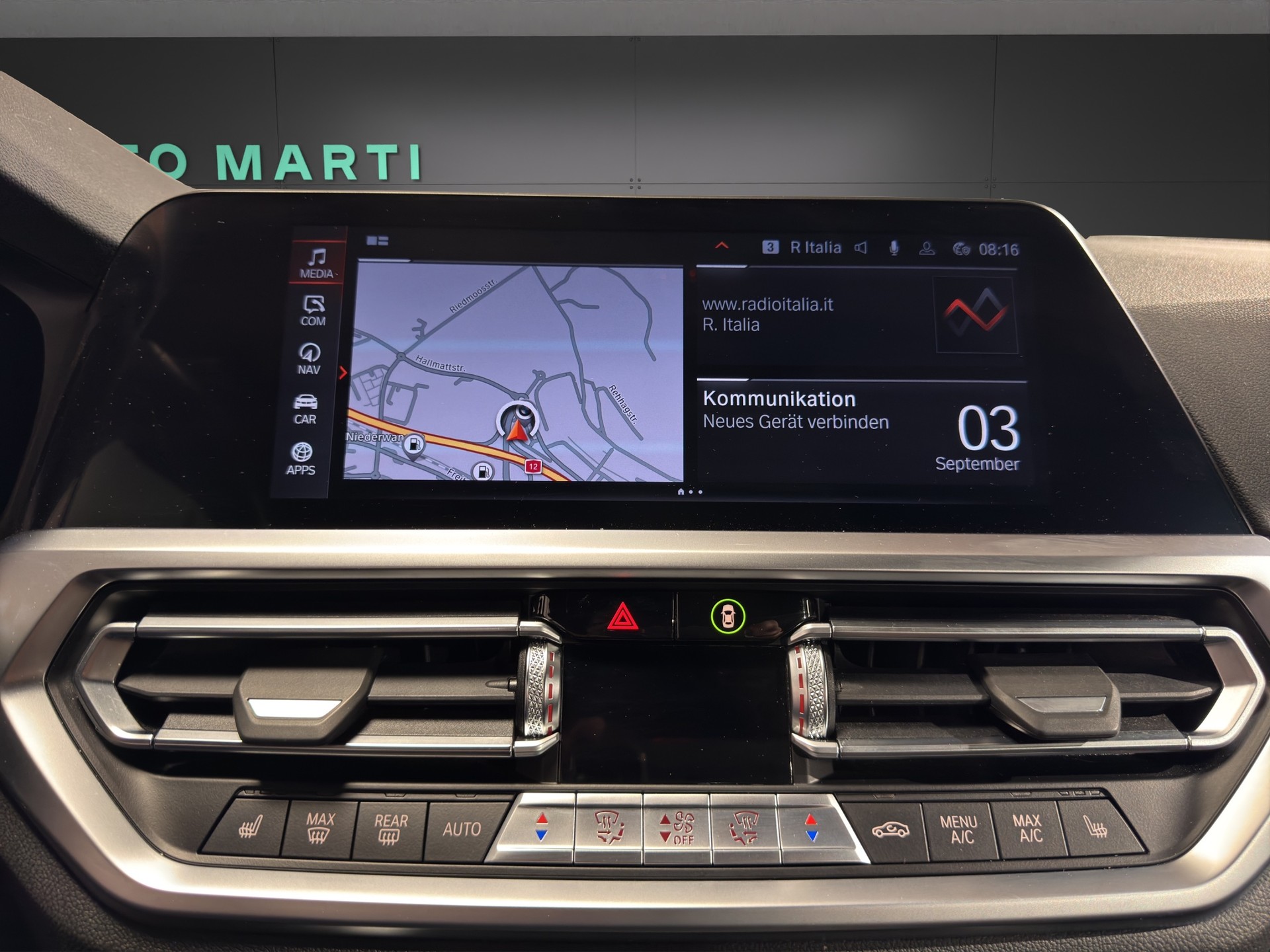 BMW 430i xDrive Cabrio-image-8