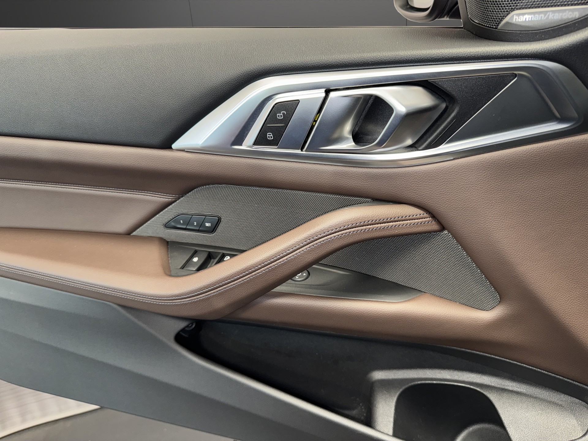 BMW 430i xDrive Cabrio-image-11
