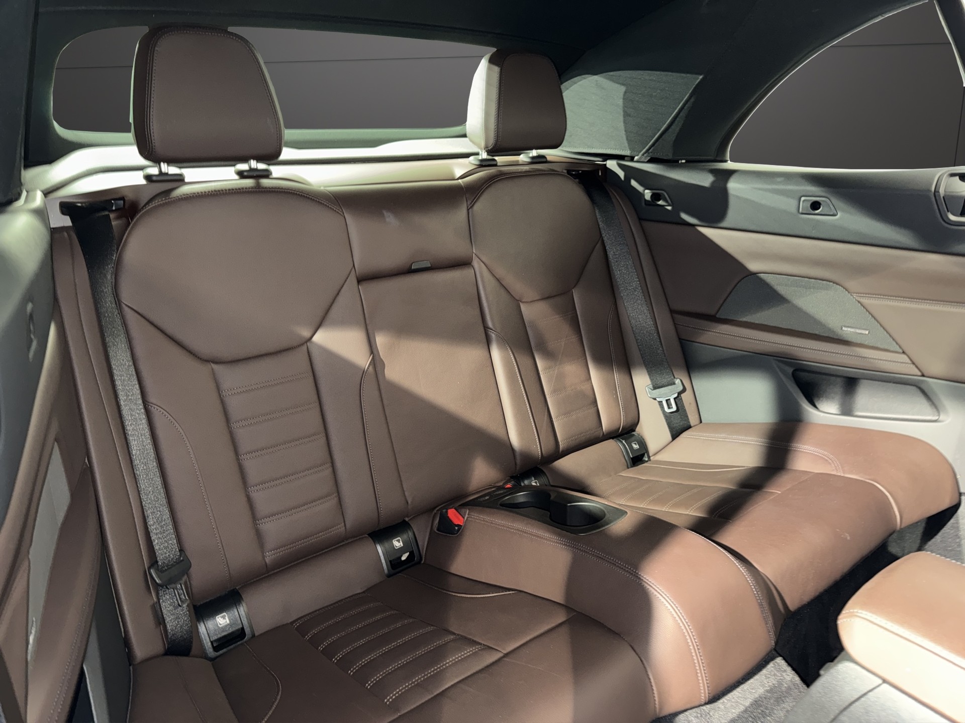 BMW 430i xDrive Cabrio-image-16