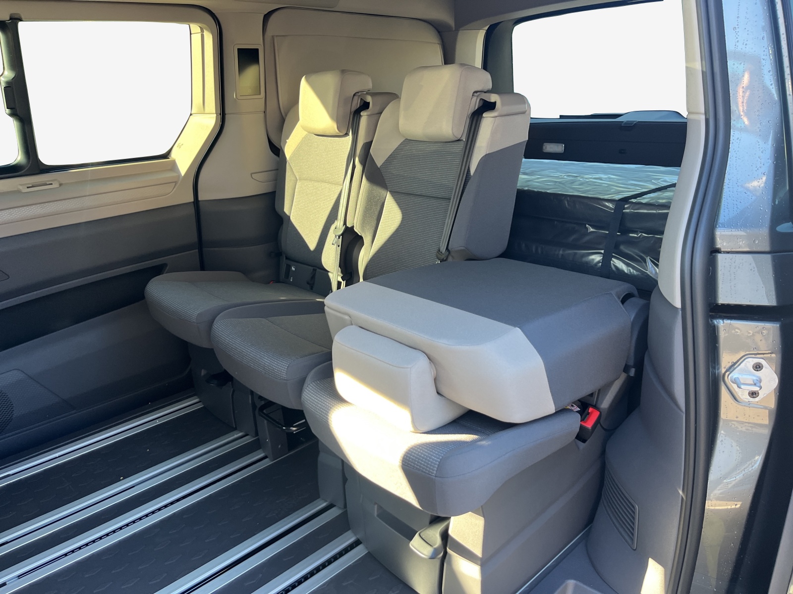 VW California 2.0 TDI Beach Tour-image-13