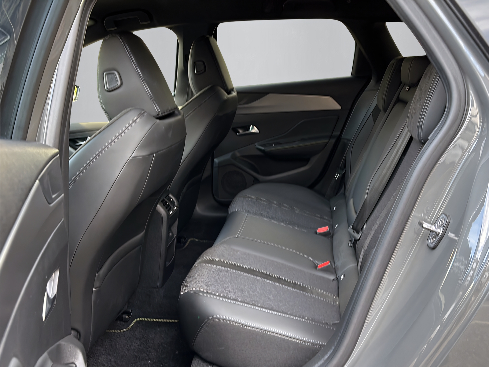 PEUGEOT 308 SW 1.6 PHEV 180 GT-image-6