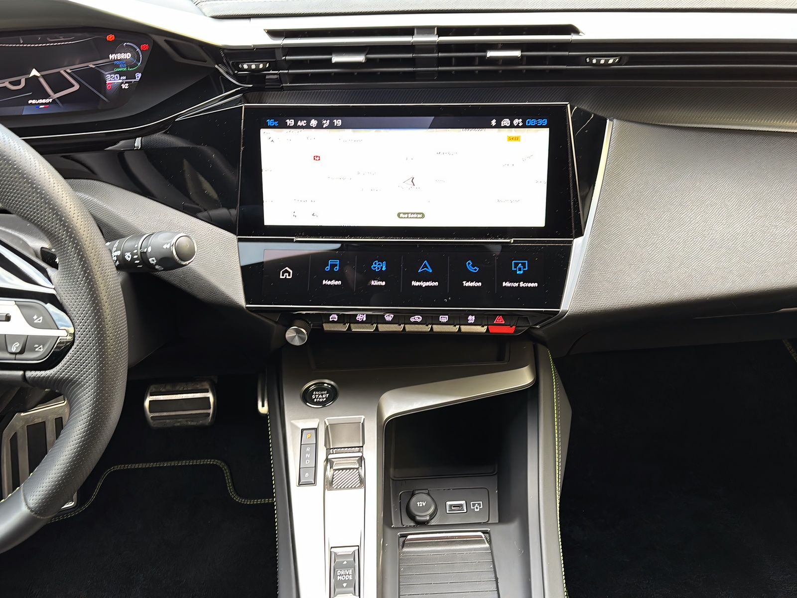 PEUGEOT 308 SW 1.6 PHEV 180 GT-image-5