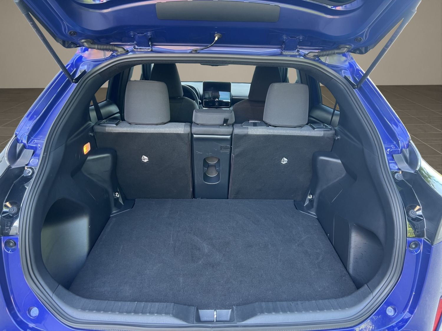 TOYOTA Yaris Cross 1.5 VVT-i HSD Trend AWD-i-image-23
