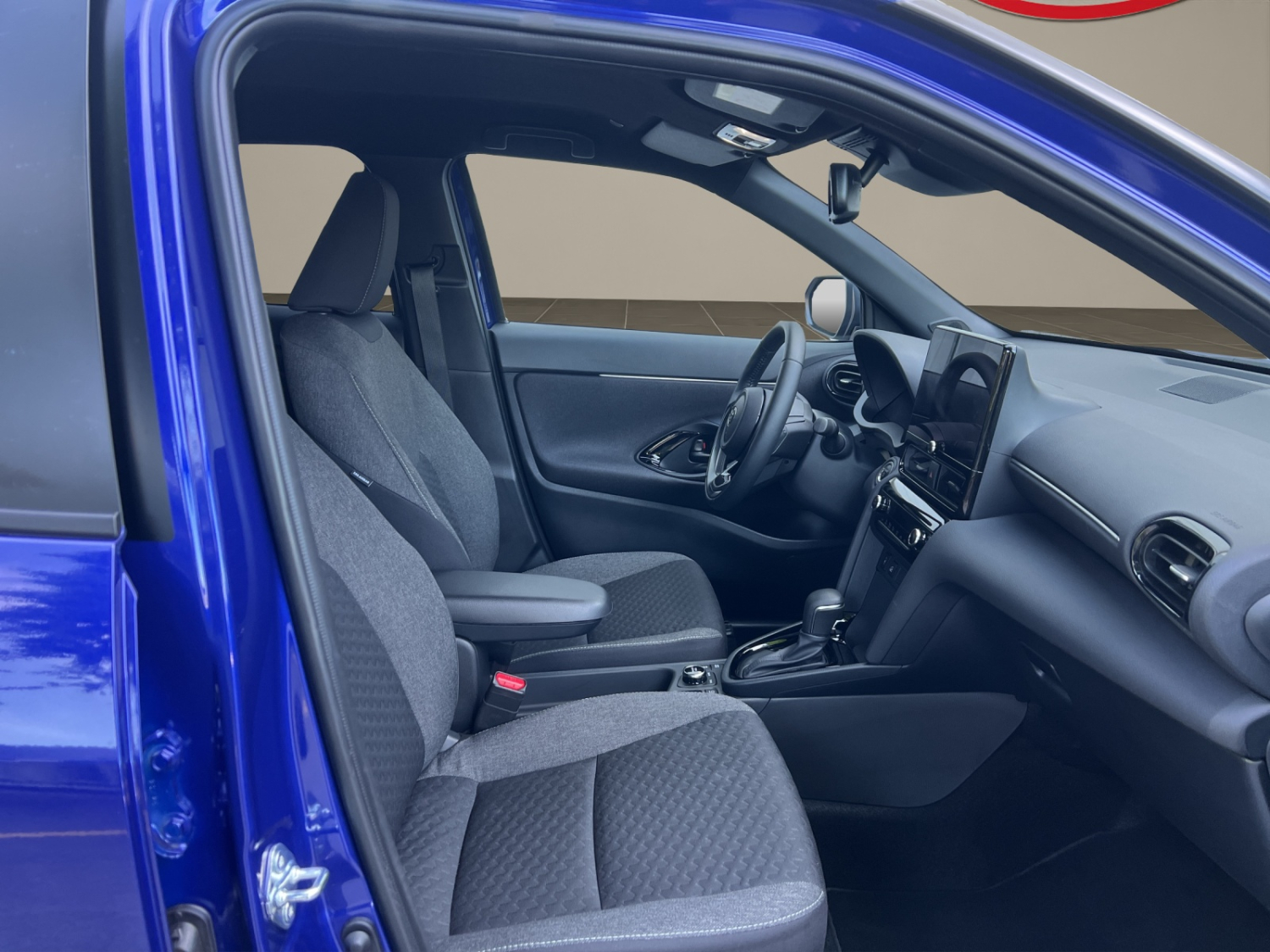TOYOTA Yaris Cross 1.5 VVT-i HSD Trend AWD-i-image-9