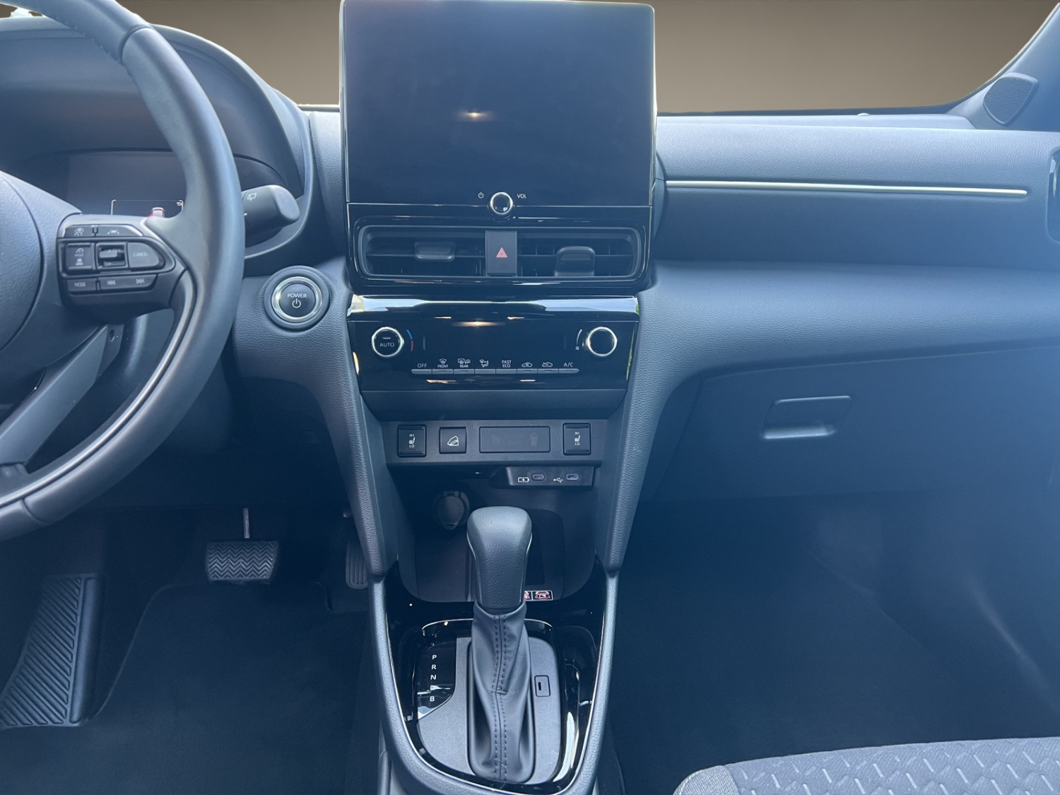 TOYOTA Yaris Cross 1.5 VVT-i HSD Trend AWD-i-image-13