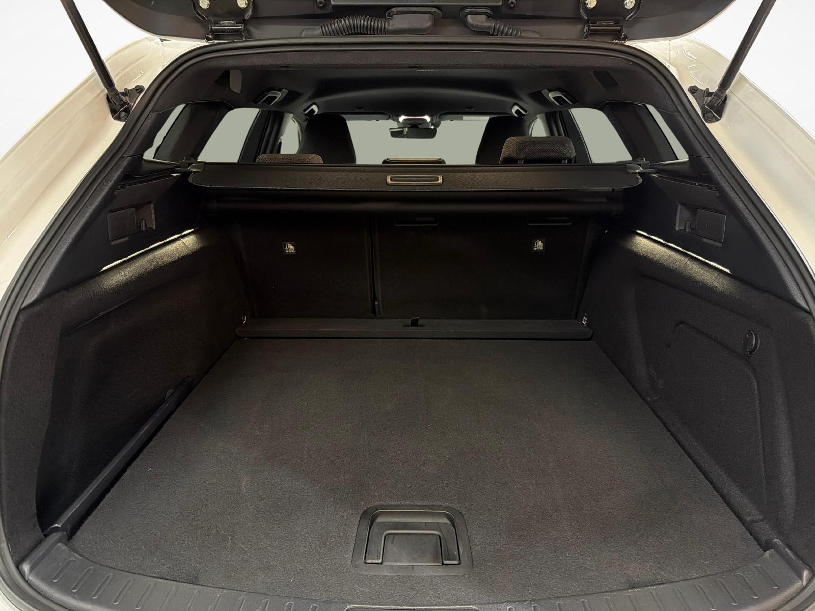 TOYOTA Corolla Touring Sports 2.0 HSD Trend-image-11