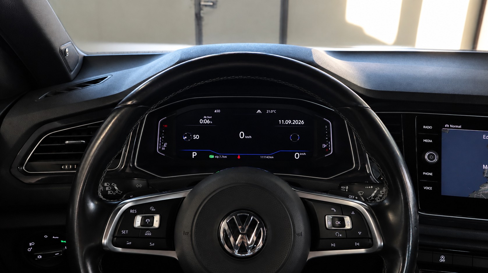 VW T-Roc 2.0 TDI SCR Sport DSG 4Motion-image-6