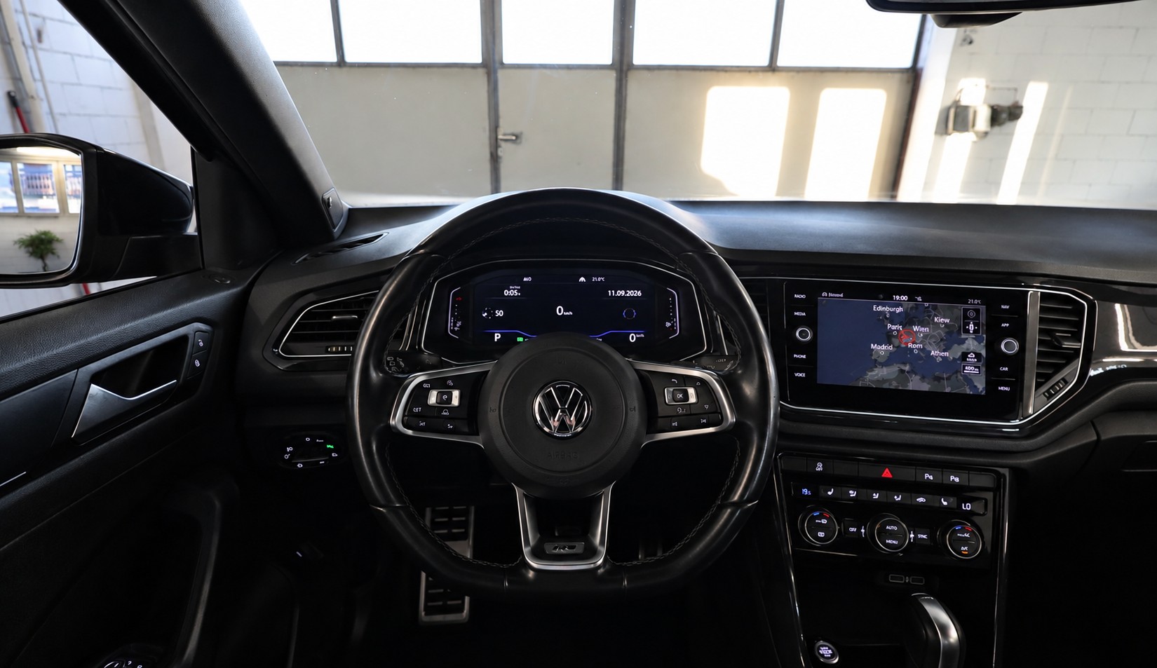 VW T-Roc 2.0 TDI SCR Sport DSG 4Motion-image-5
