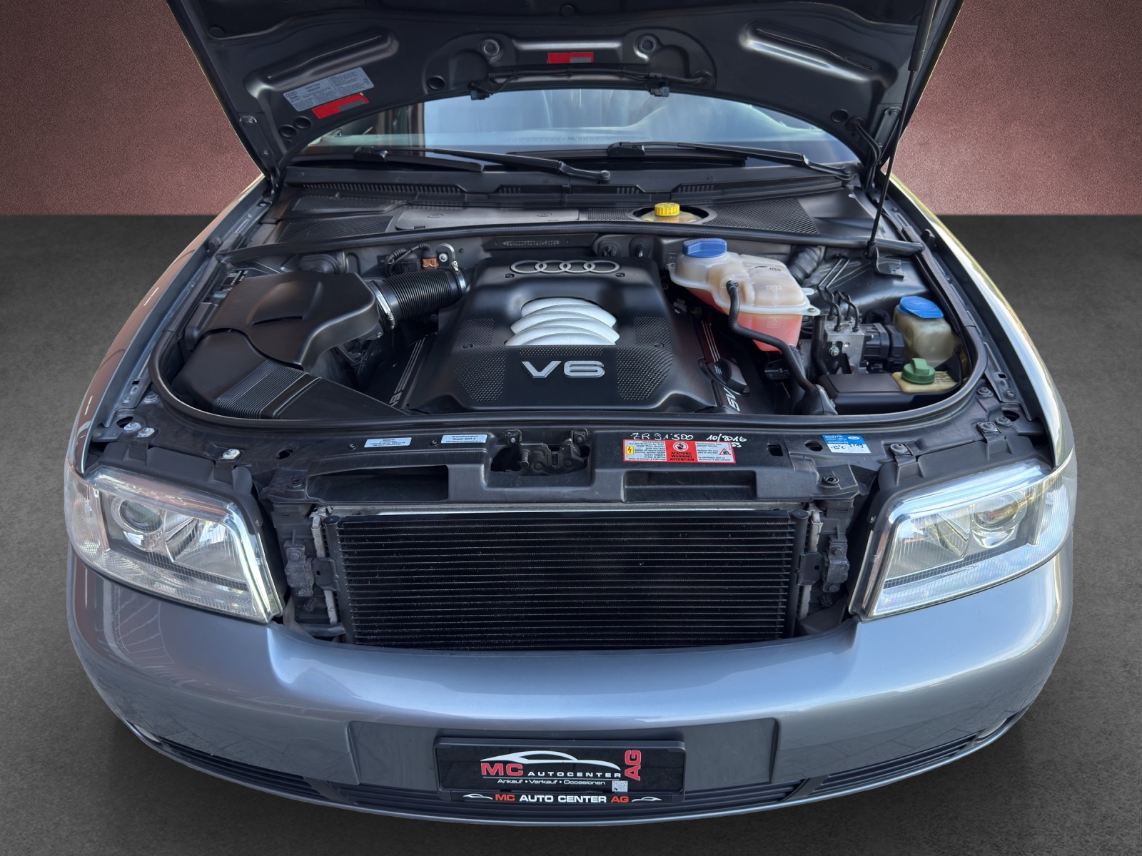 AUDI A4 2.4 Ambition-image-13