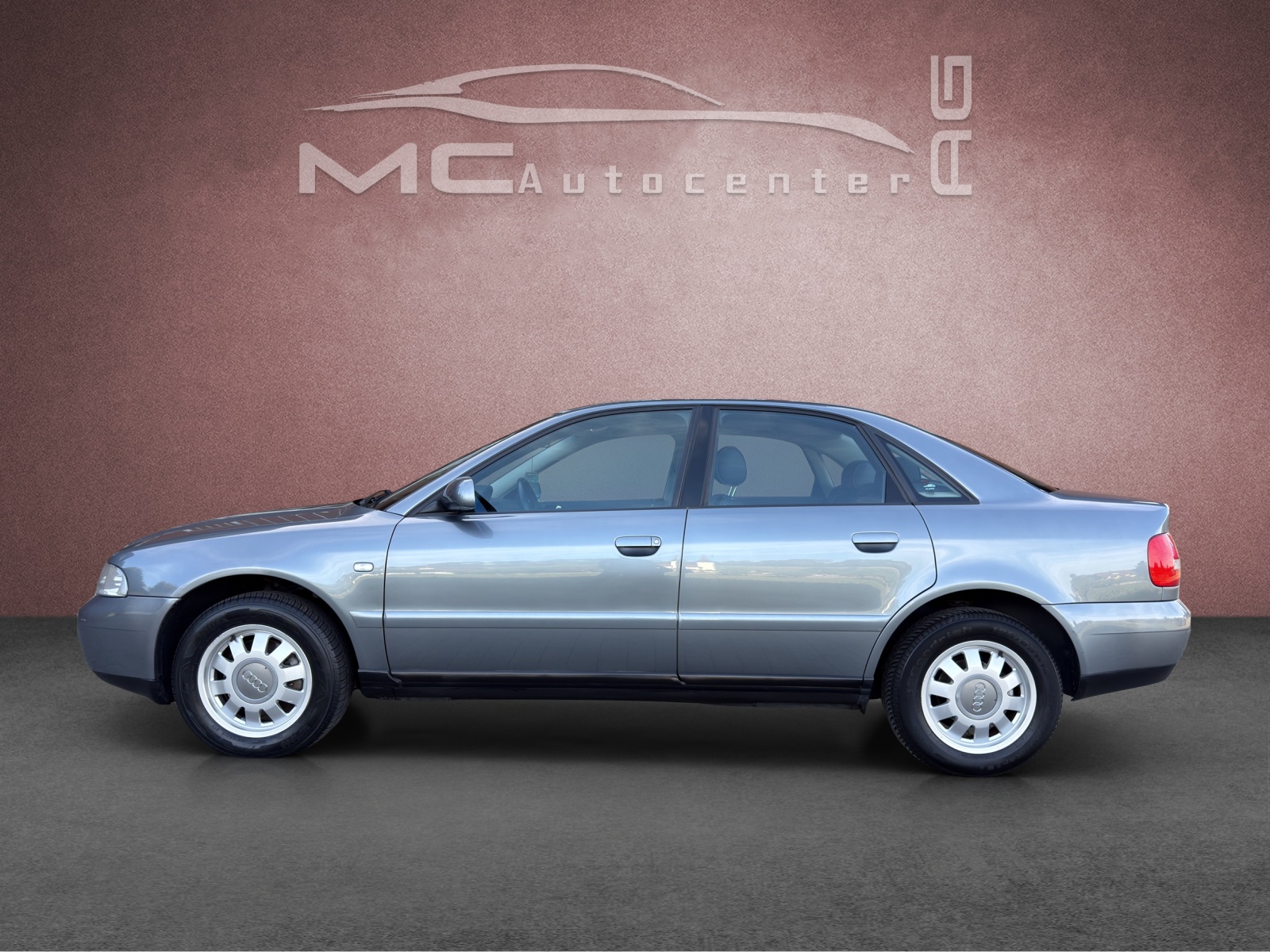 AUDI A4 2.4 Ambition-image-2