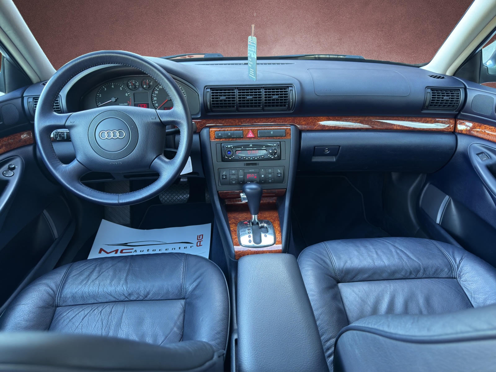 AUDI A4 2.4 Ambition-image-7