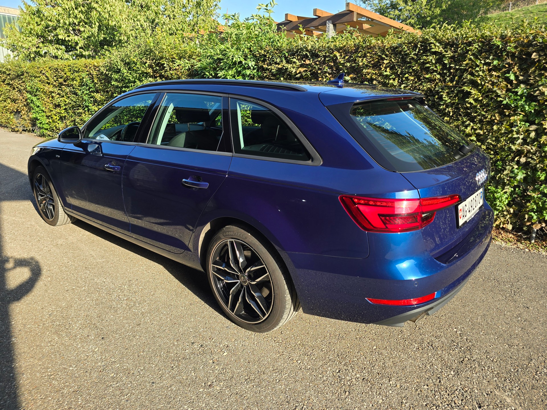 AUDI A4 Avant 2.0 TDI-image-3