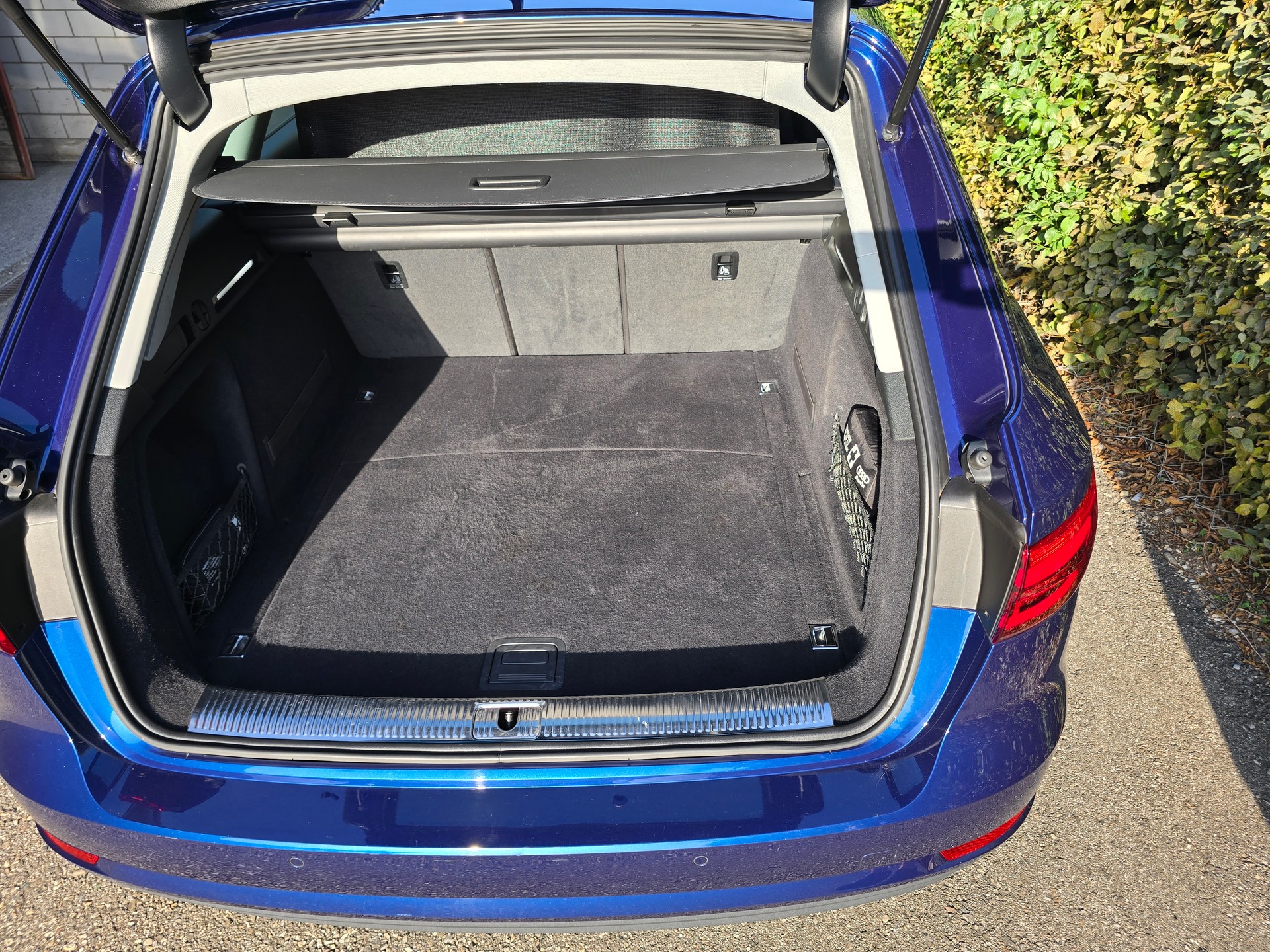 AUDI A4 Avant 2.0 TDI-image-13