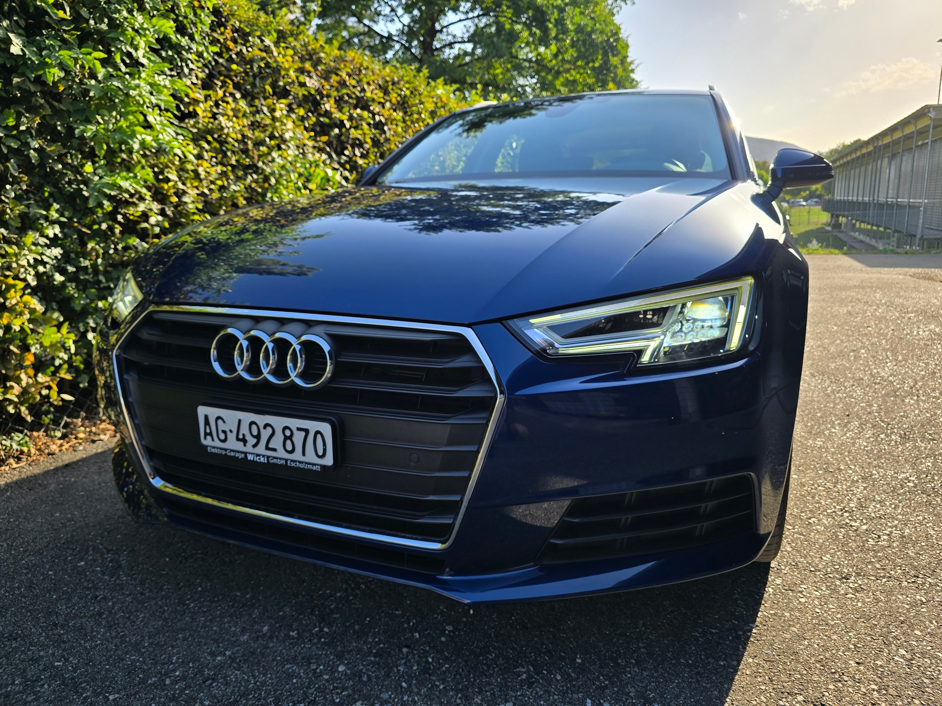 AUDI A4 Avant 2.0 TDI-image-1