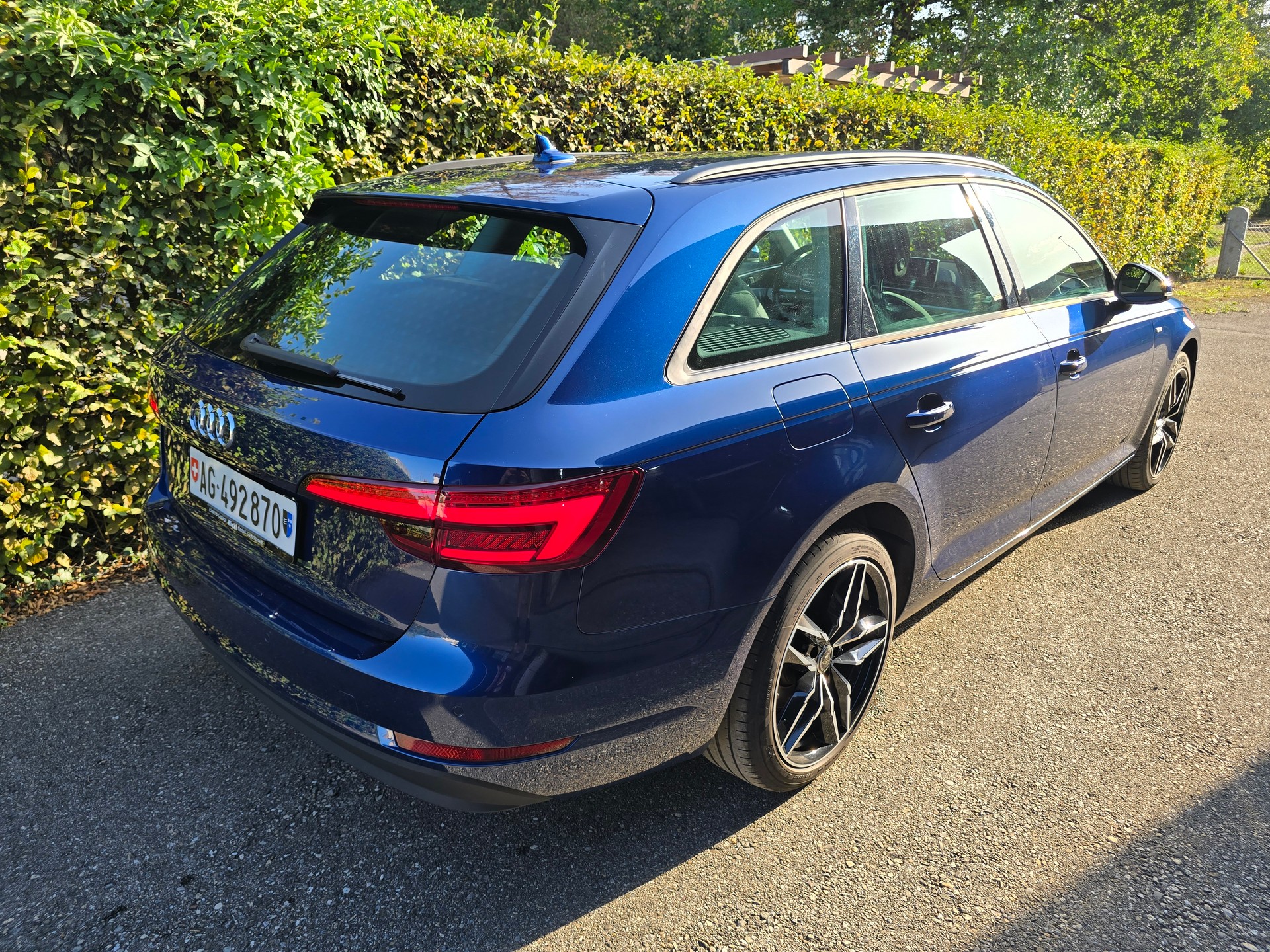 AUDI A4 Avant 2.0 TDI-image-6