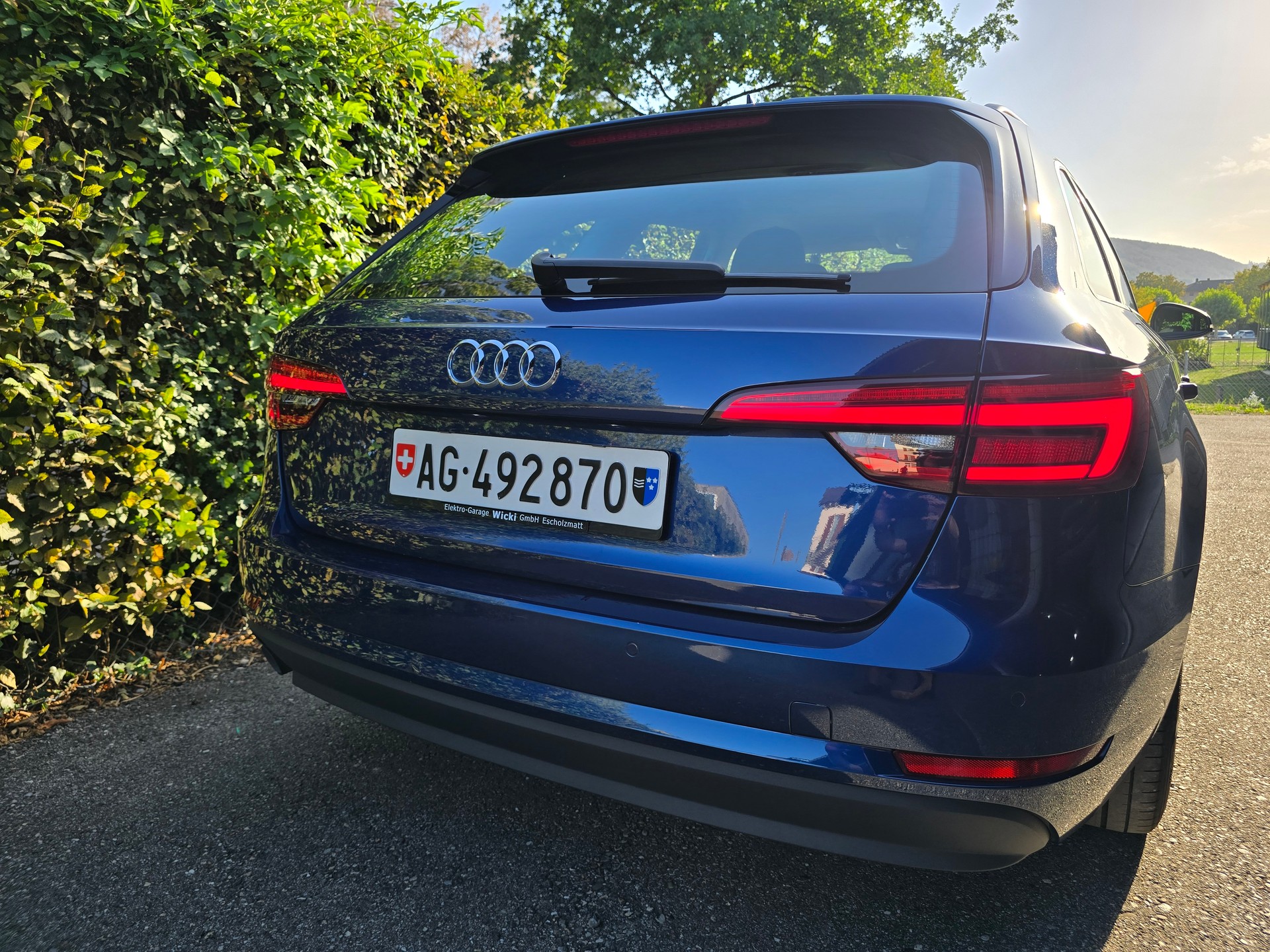 AUDI A4 Avant 2.0 TDI-image-7