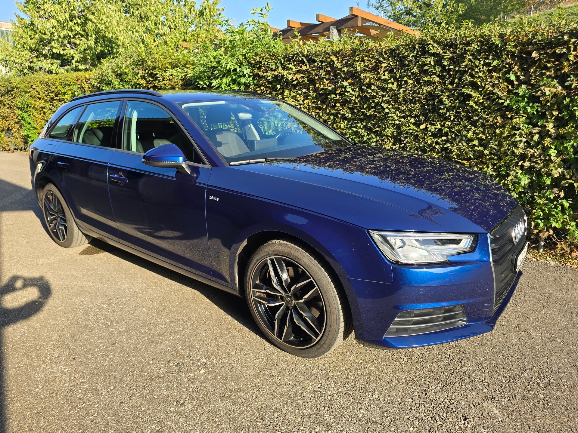 AUDI A4 Avant 2.0 TDI-image-4