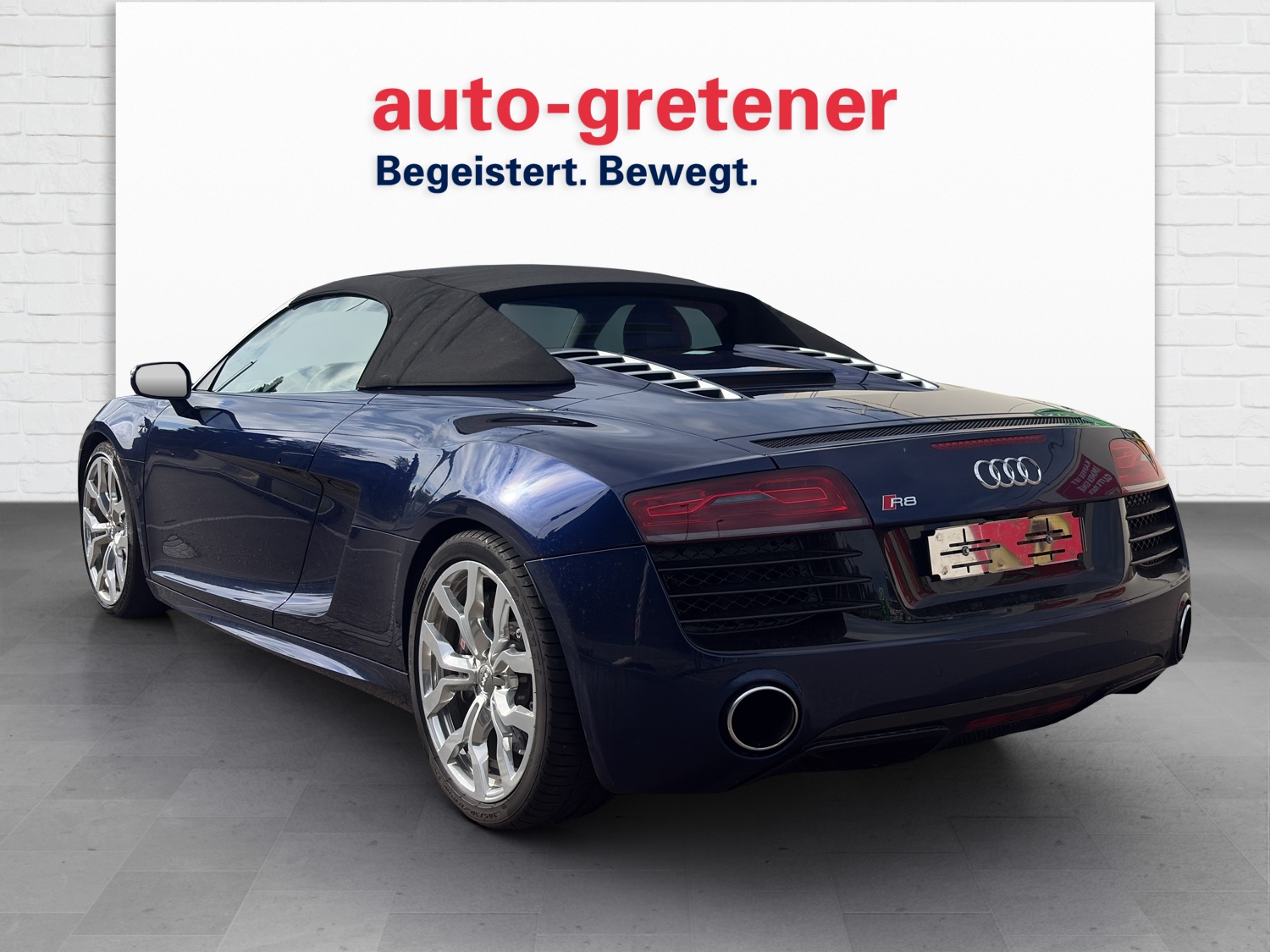 AUDI R8 Spyder 5.2 FSI V10 quattro S-Tronic-image-1