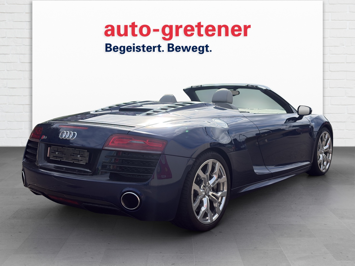 AUDI R8 Spyder 5.2 FSI V10 quattro S-Tronic-image-2