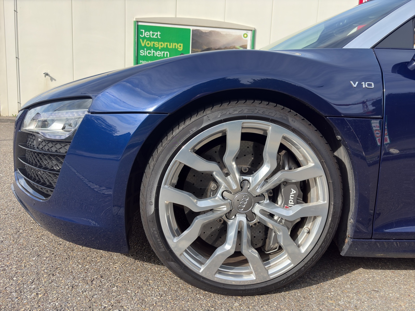 AUDI R8 Spyder 5.2 FSI V10 quattro S-Tronic-image-13