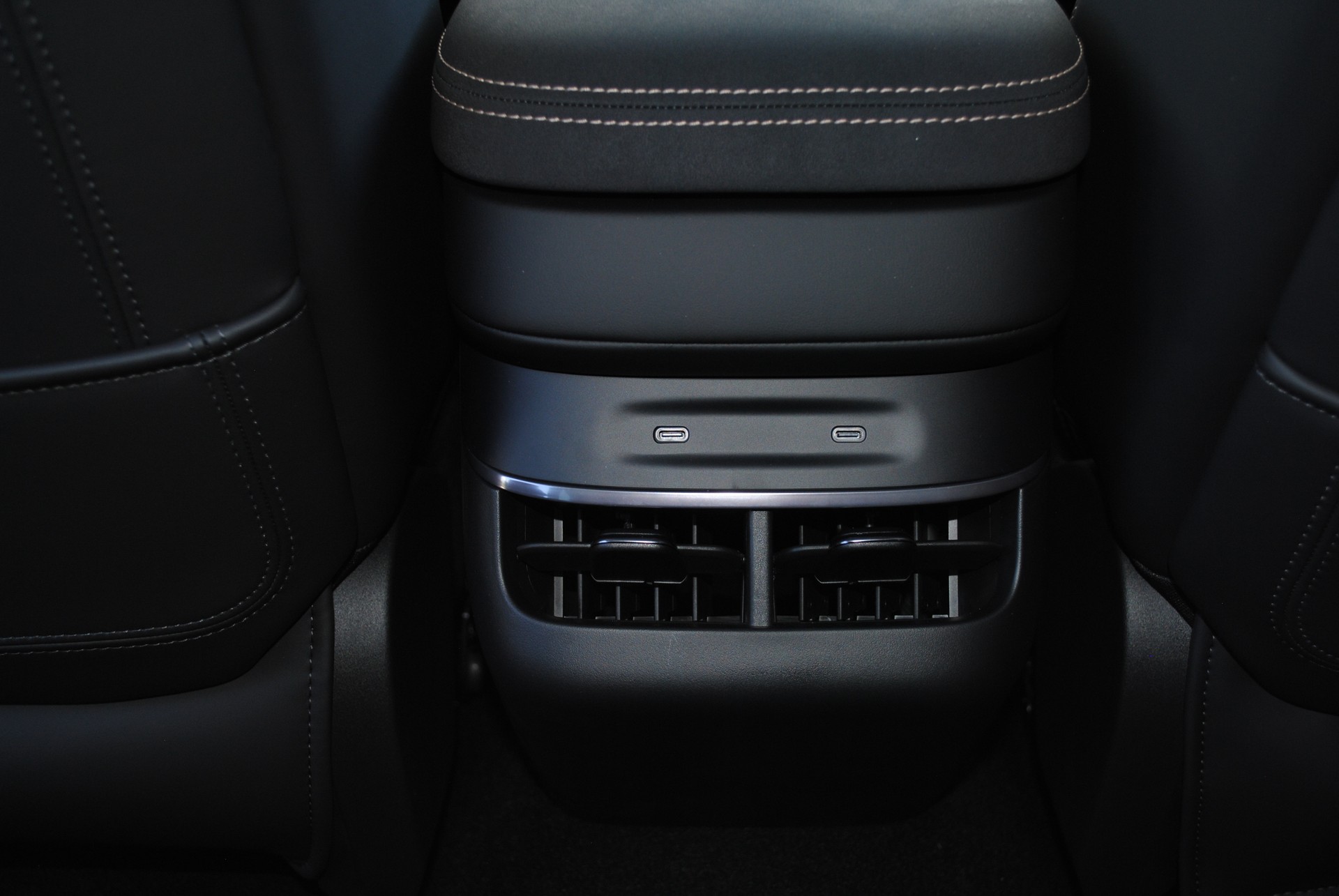 ZEEKR 7GT 100kWh Prvilege Launch Edition AWD-image-17