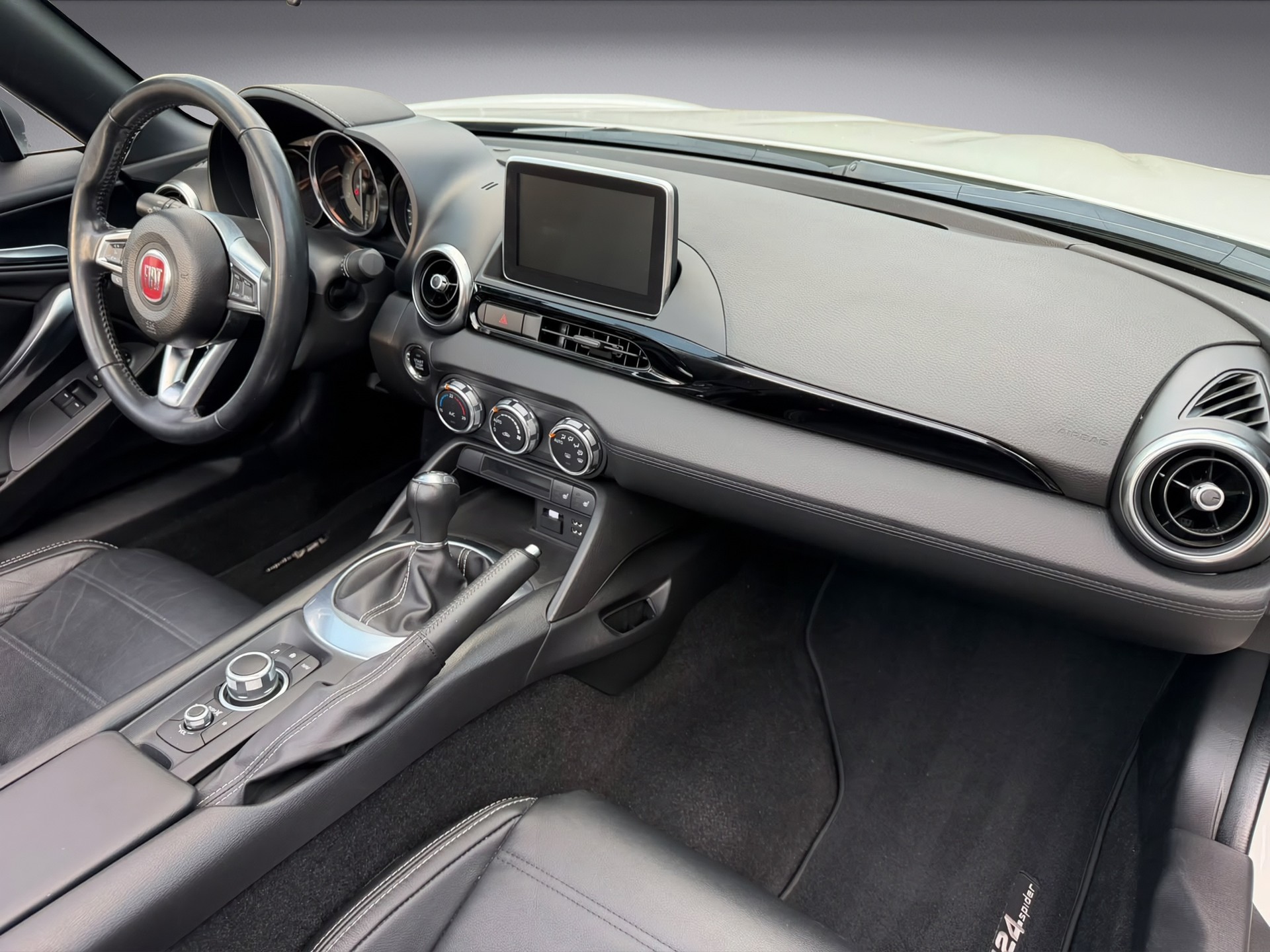 FIAT 124 Spider 1.4 TB Lusso-image-17