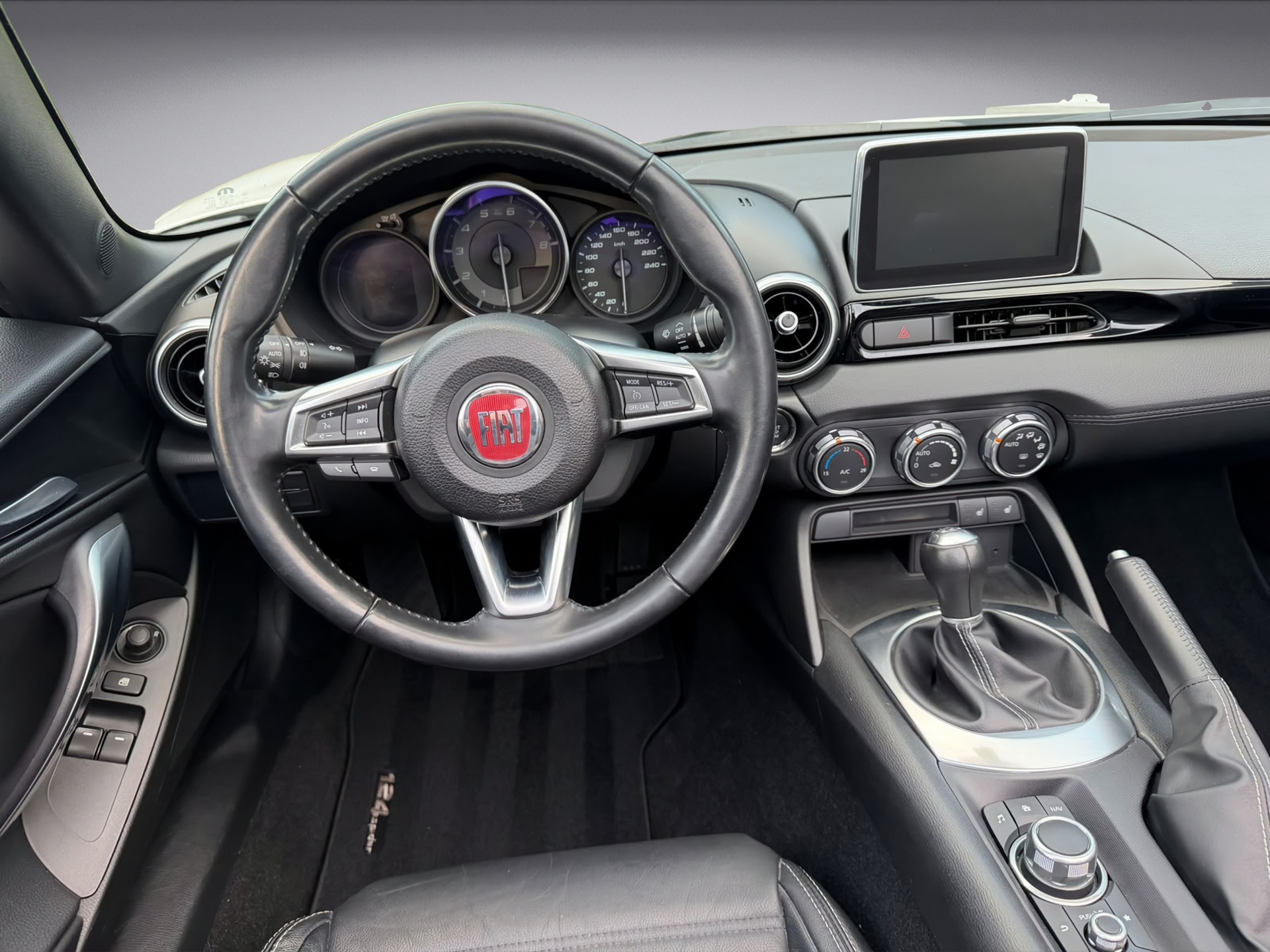 FIAT 124 Spider 1.4 TB Lusso-image-13