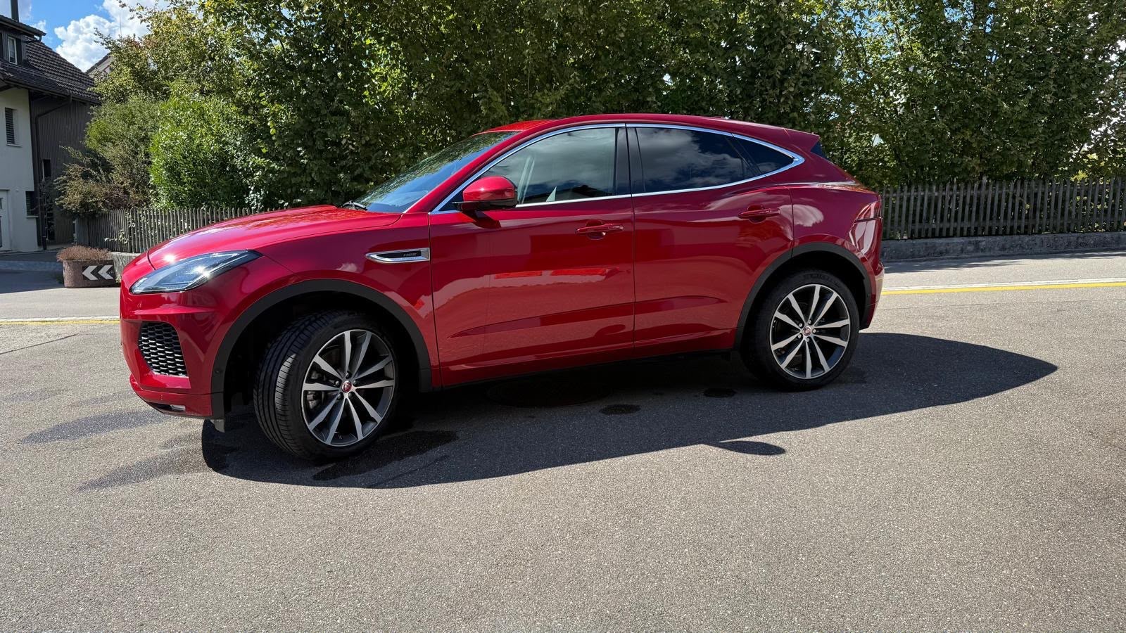 JAGUAR E-PACE-image-1