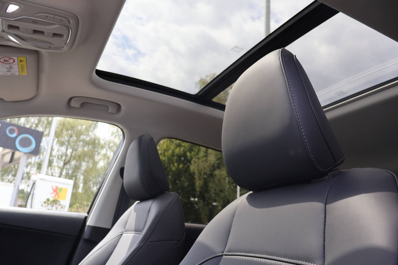 MG ZS 1.5 Hybrid+ Luxury-image-13