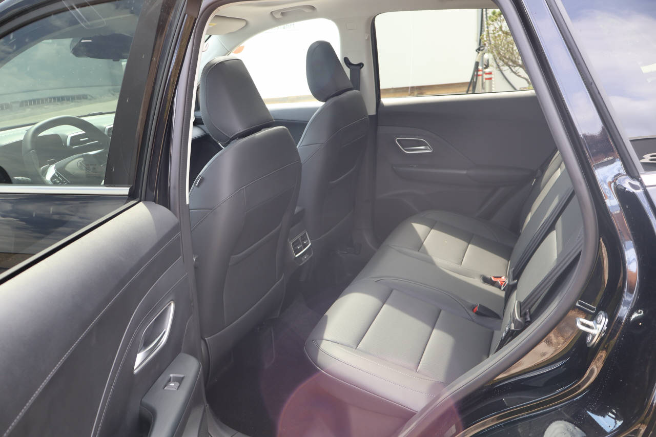 MG ZS 1.5 Hybrid+ Luxury-image-14