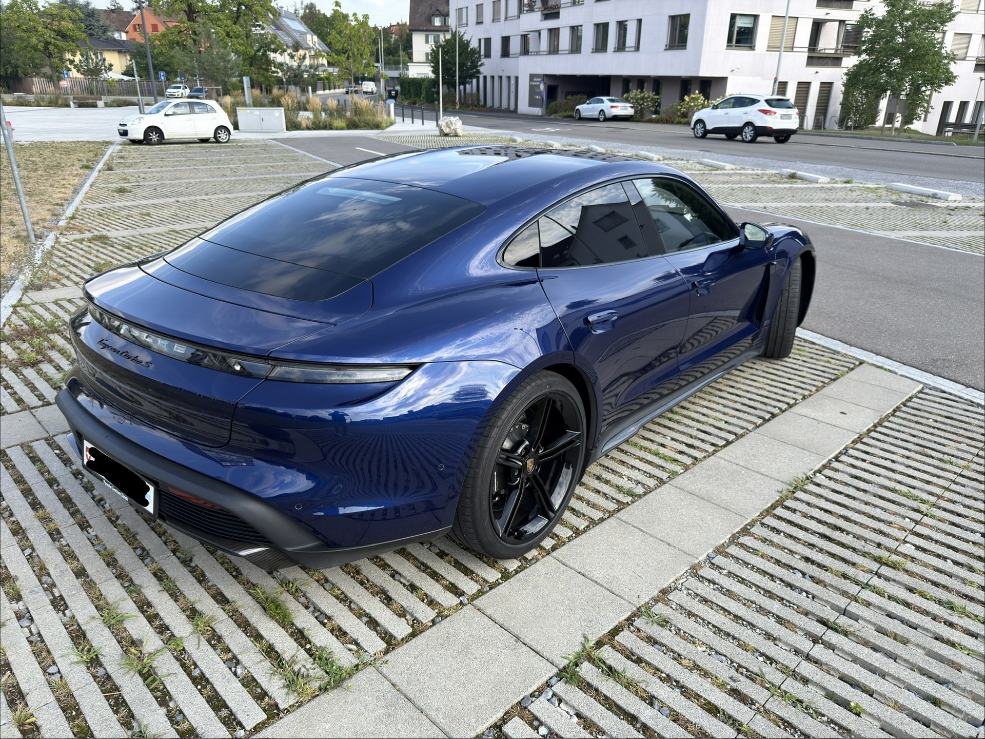 PORSCHE Turbo S-image-3