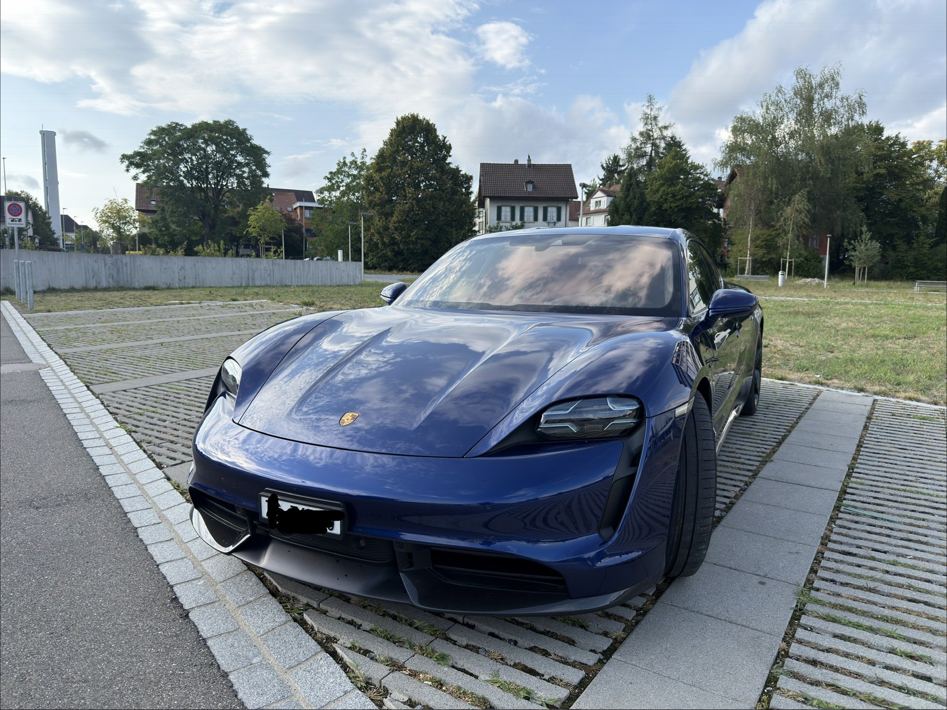 PORSCHE Turbo S-image-2