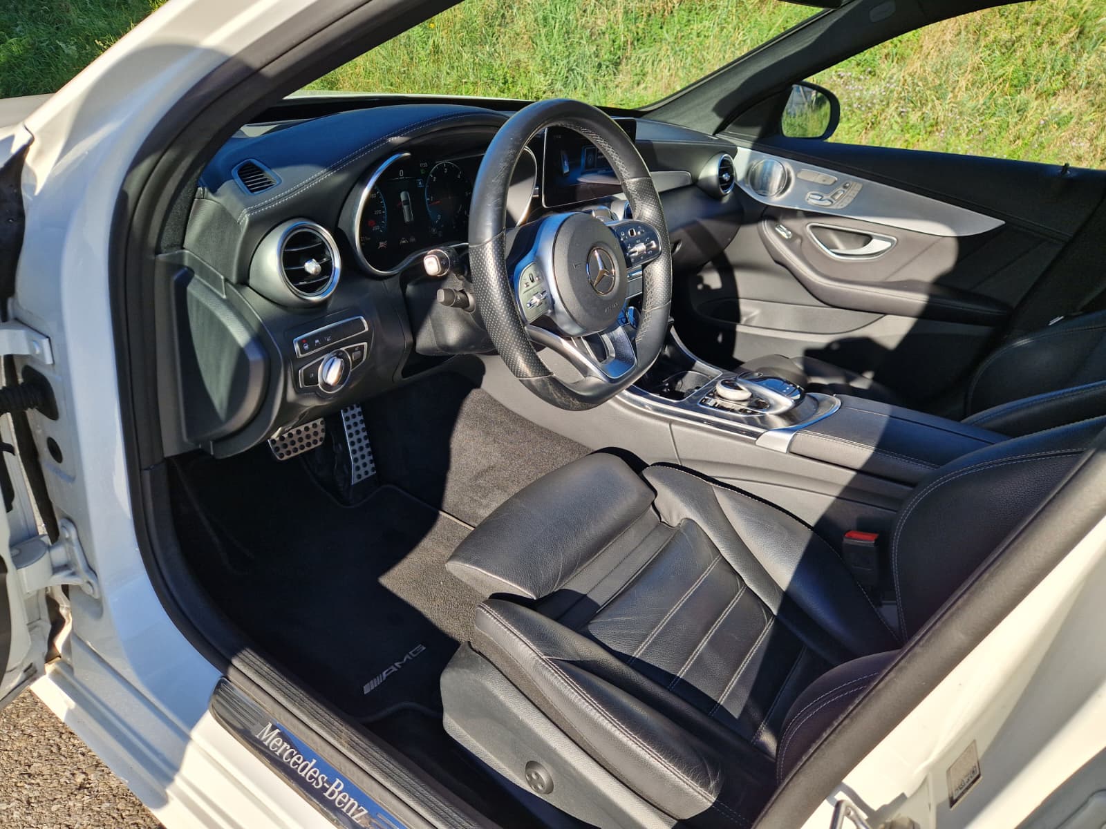 MERCEDES-BENZ C 220 d Swiss Star AMG Line 4M 9G-Tronic-image-6