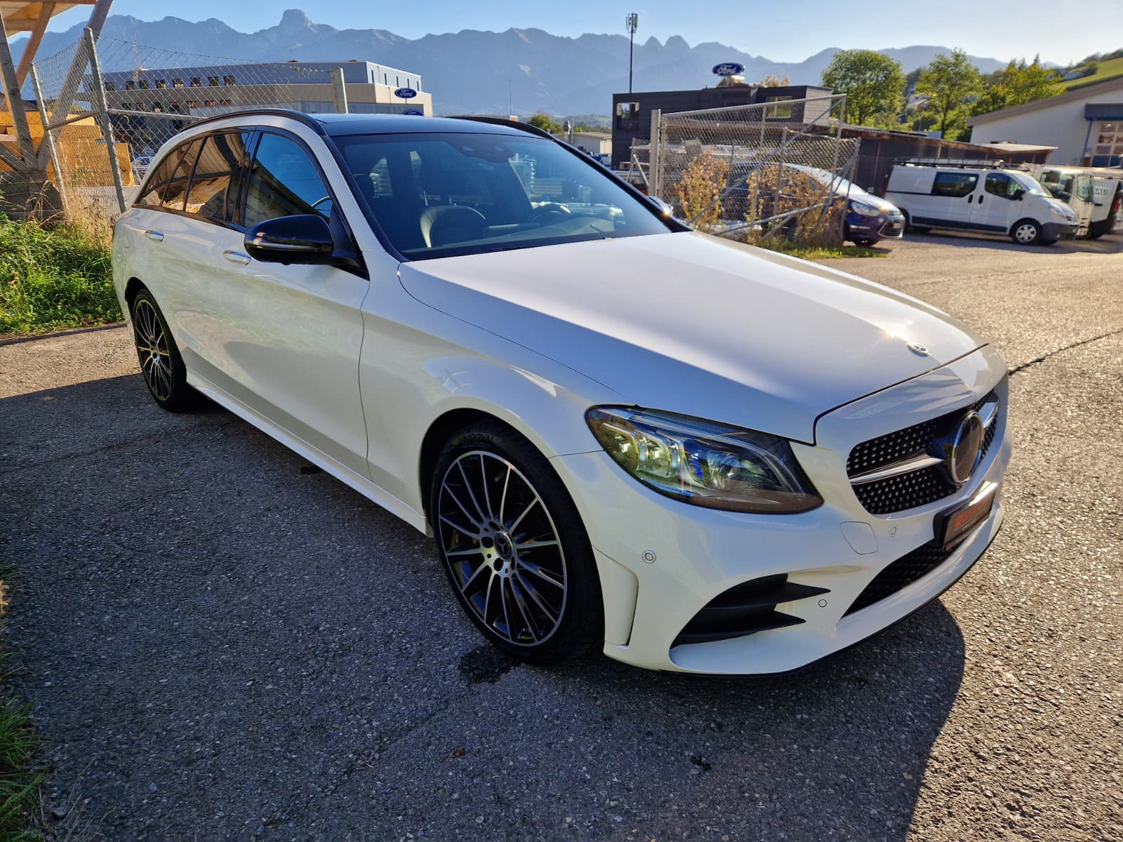 MERCEDES-BENZ C 220 d Swiss Star AMG Line 4M 9G-Tronic-image-2