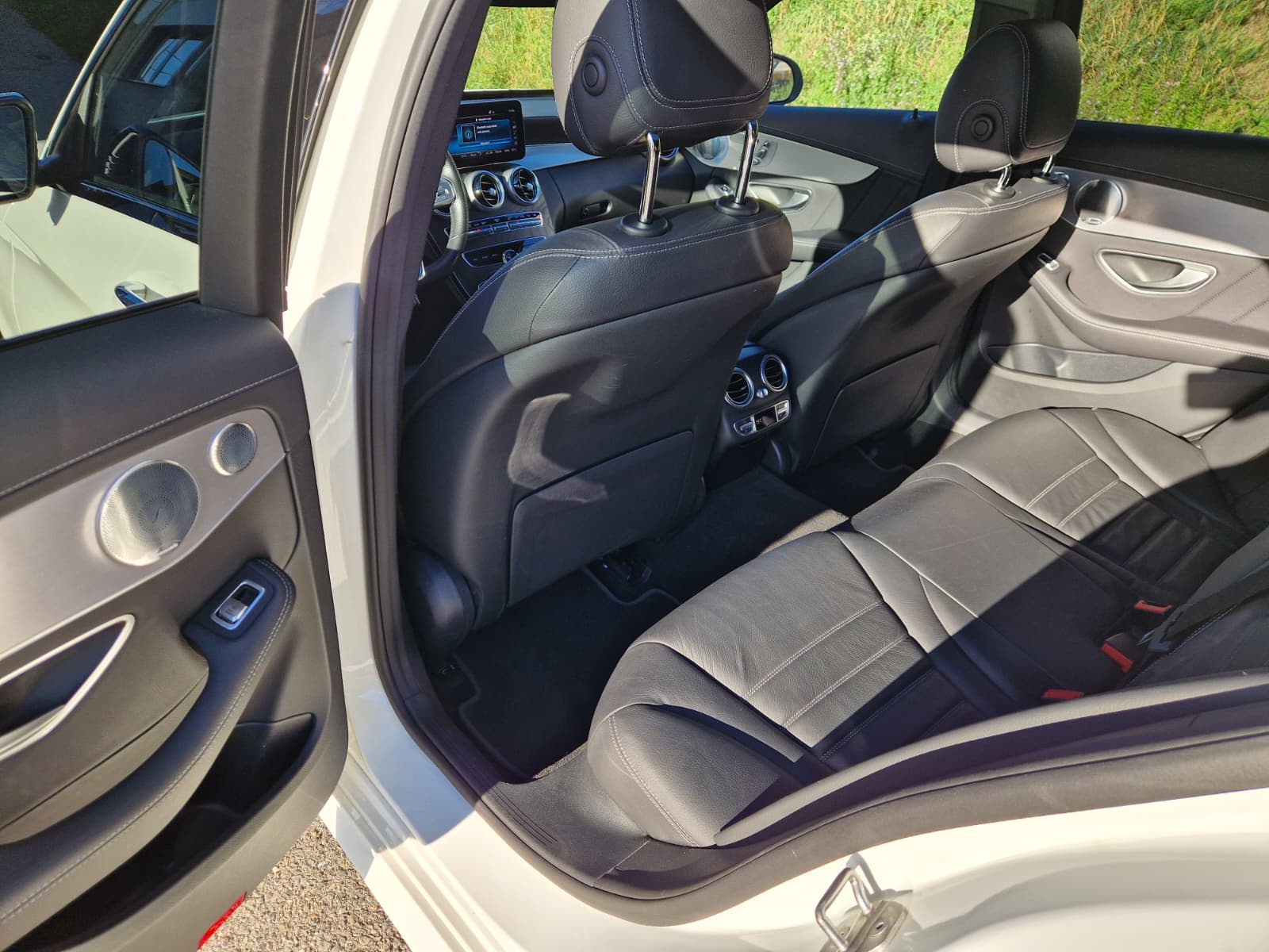 MERCEDES-BENZ C 220 d Swiss Star AMG Line 4M 9G-Tronic-image-9