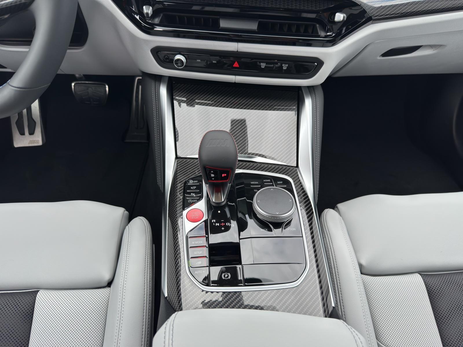 BMW M3 Competition M xDrive Touring-image-12