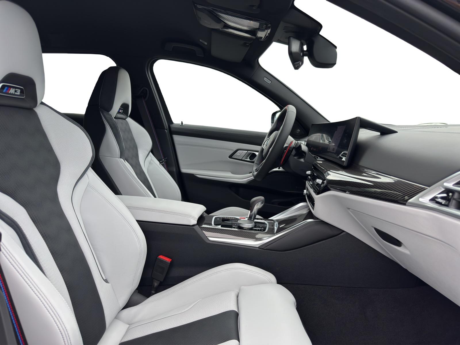 BMW M3 Competition M xDrive Touring-image-14