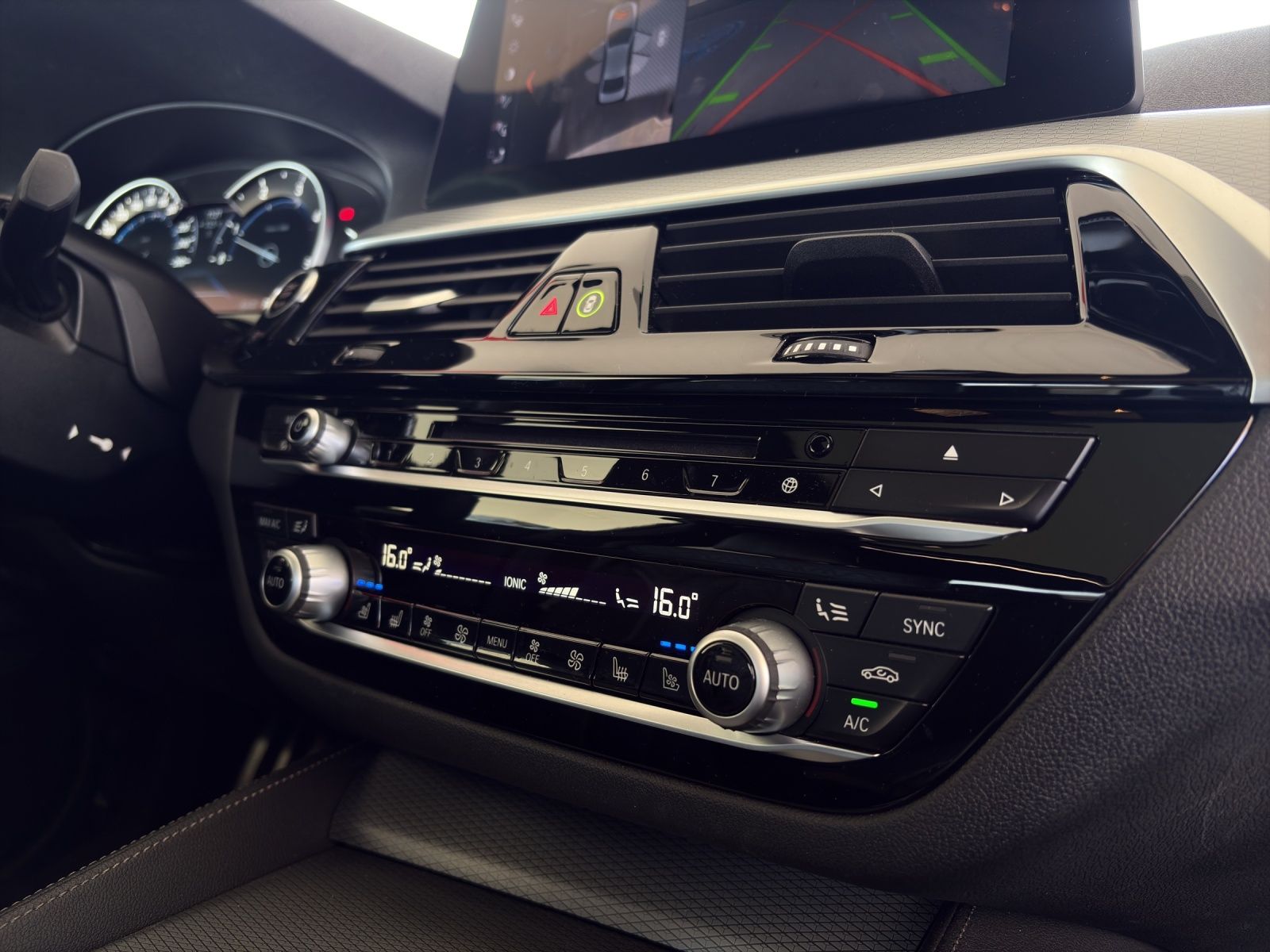 BMW 540 d xDrive Steptronic-image-16