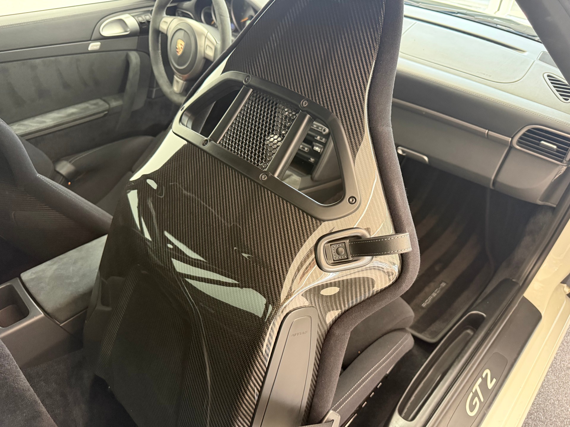 PORSCHE 911 Coupé 3.6 GT2-image-12