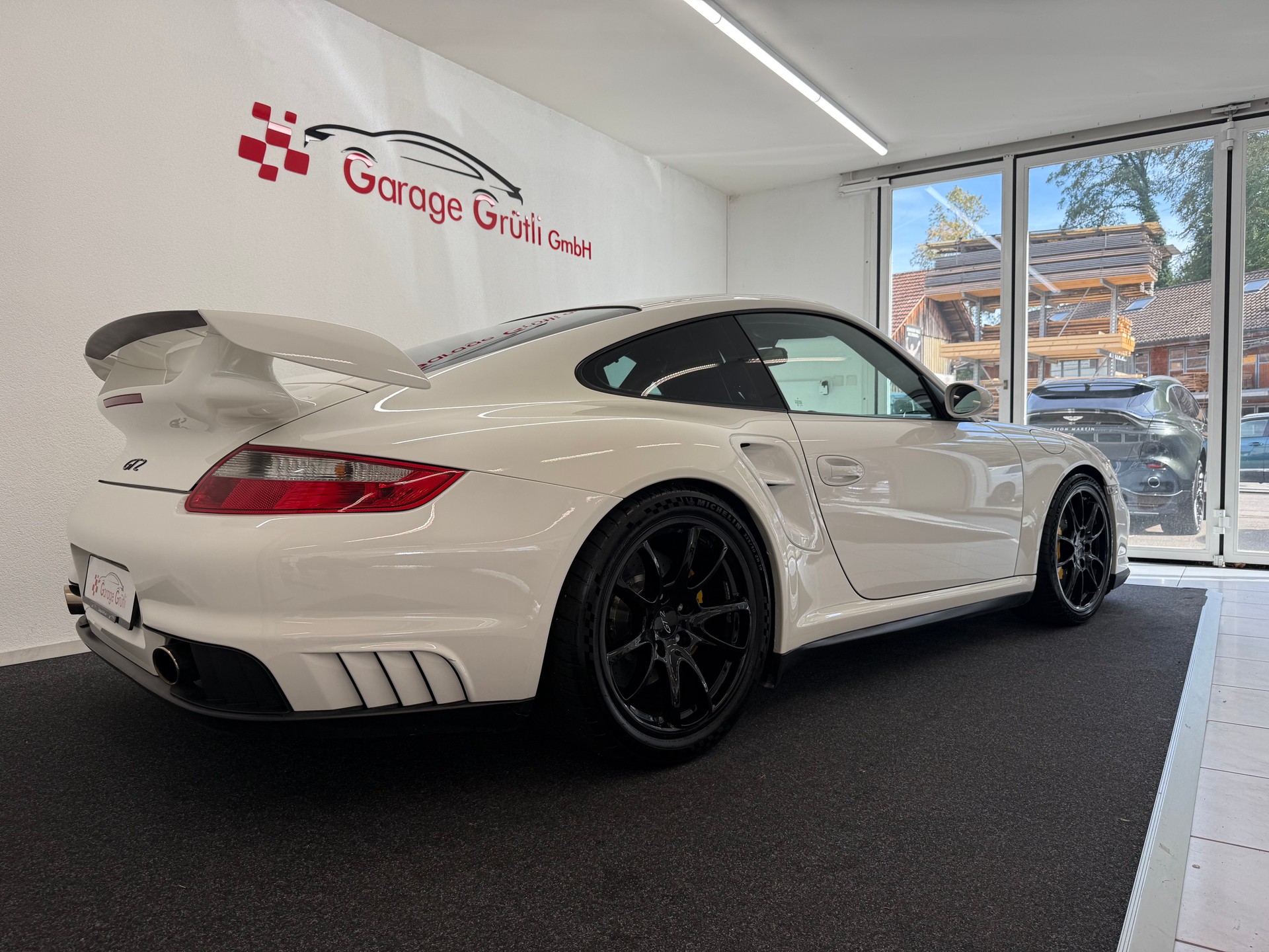 PORSCHE 911 Coupé 3.6 GT2-image-2